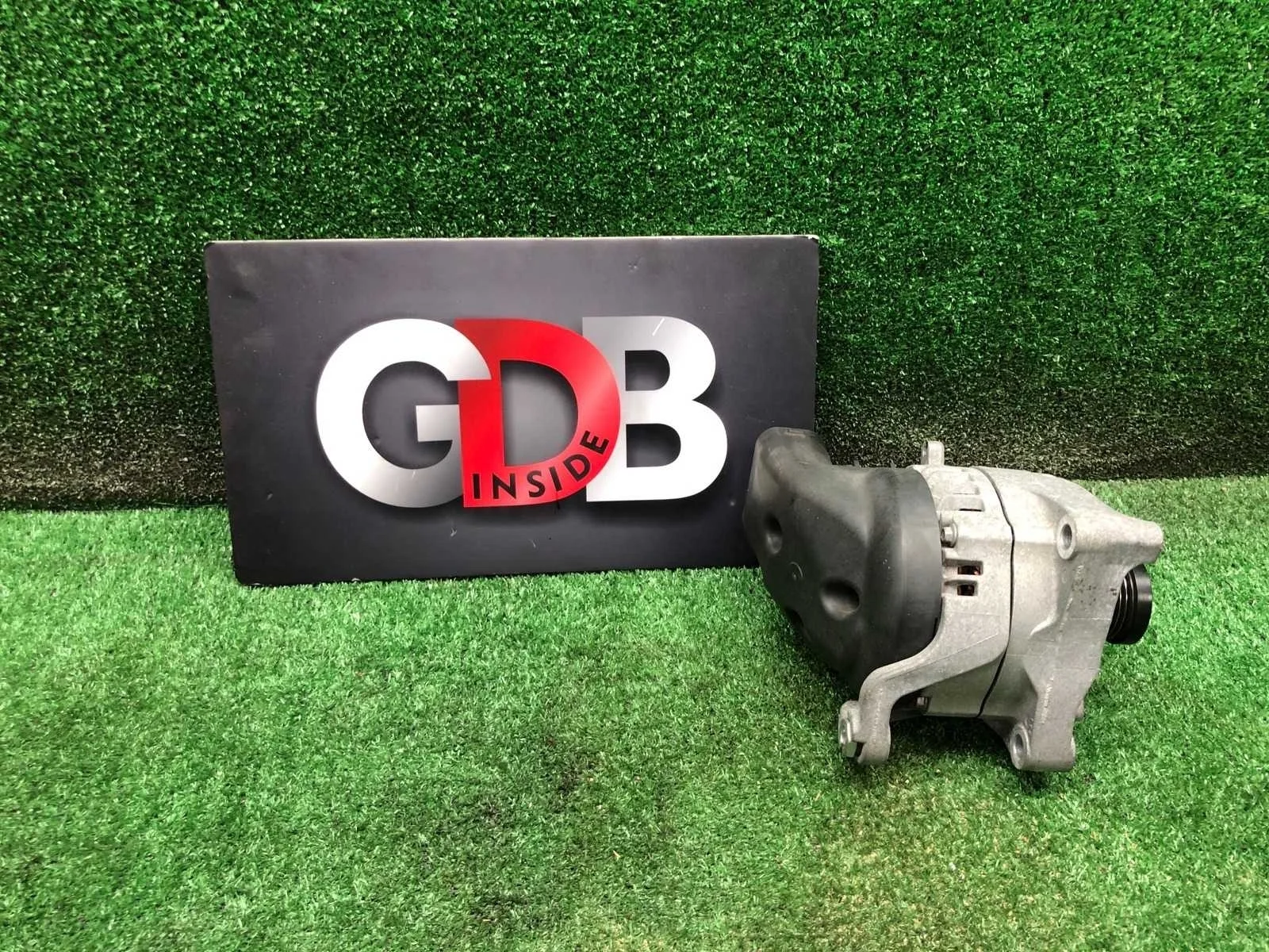 Генератор BMW 1 series 20.01.2014 12317605060 F20 N13B16A