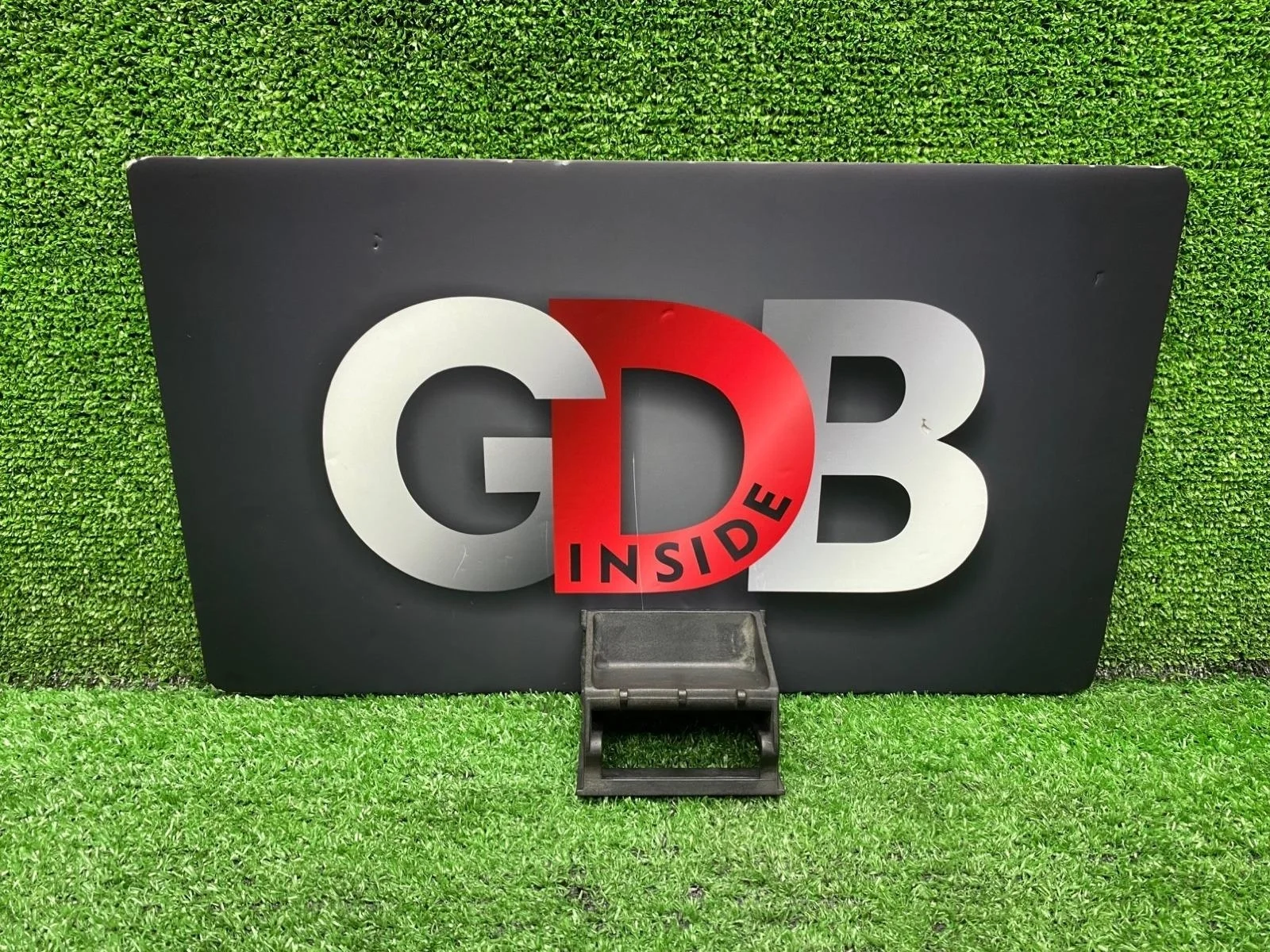 Кронштейн радиатора BMW X5 09.01.2009 17117533537 E70 N52B30AF, передний