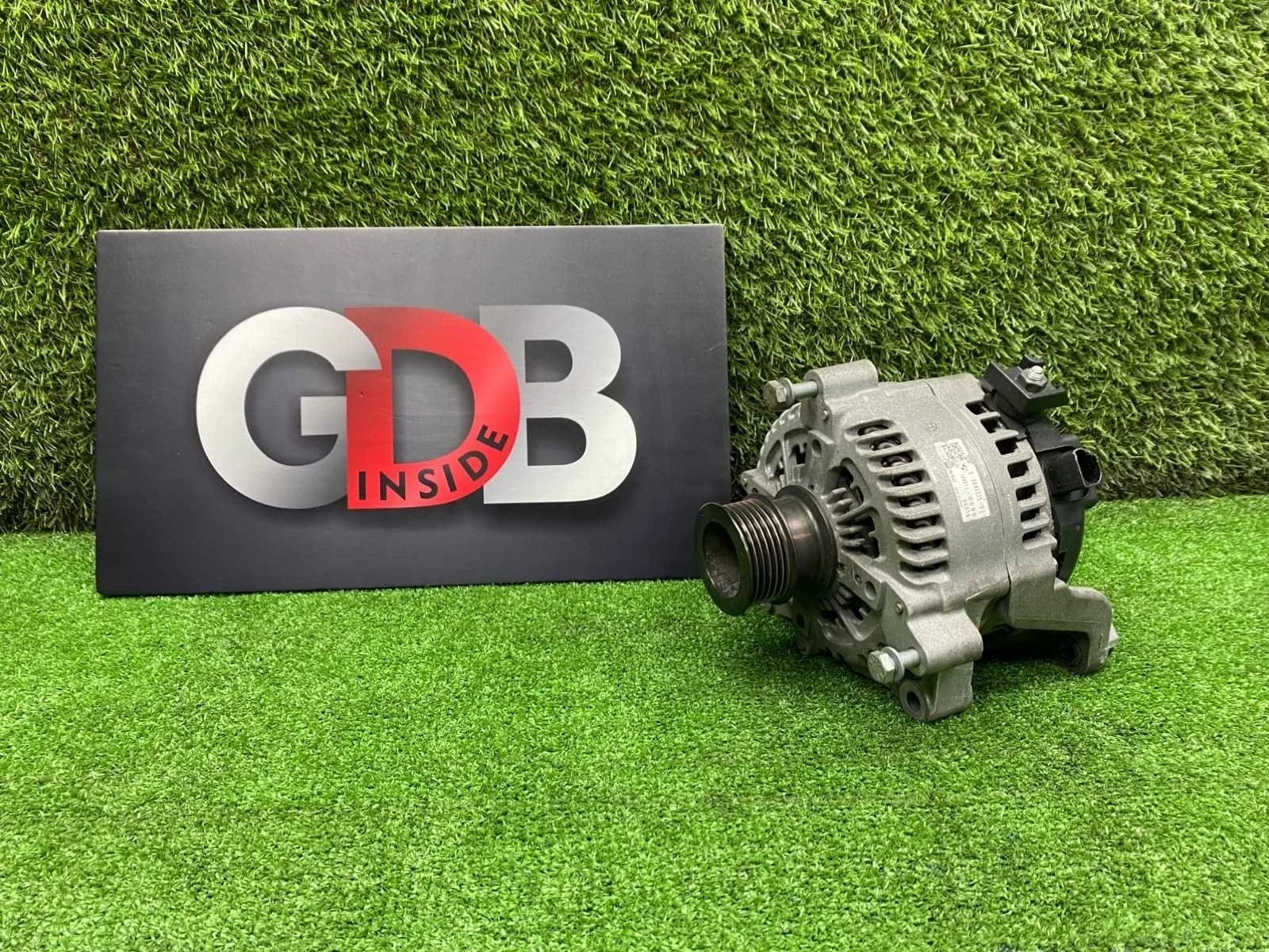 Генератор BMW 1 series 31.07.2015 12318645325 F20 B38B15A