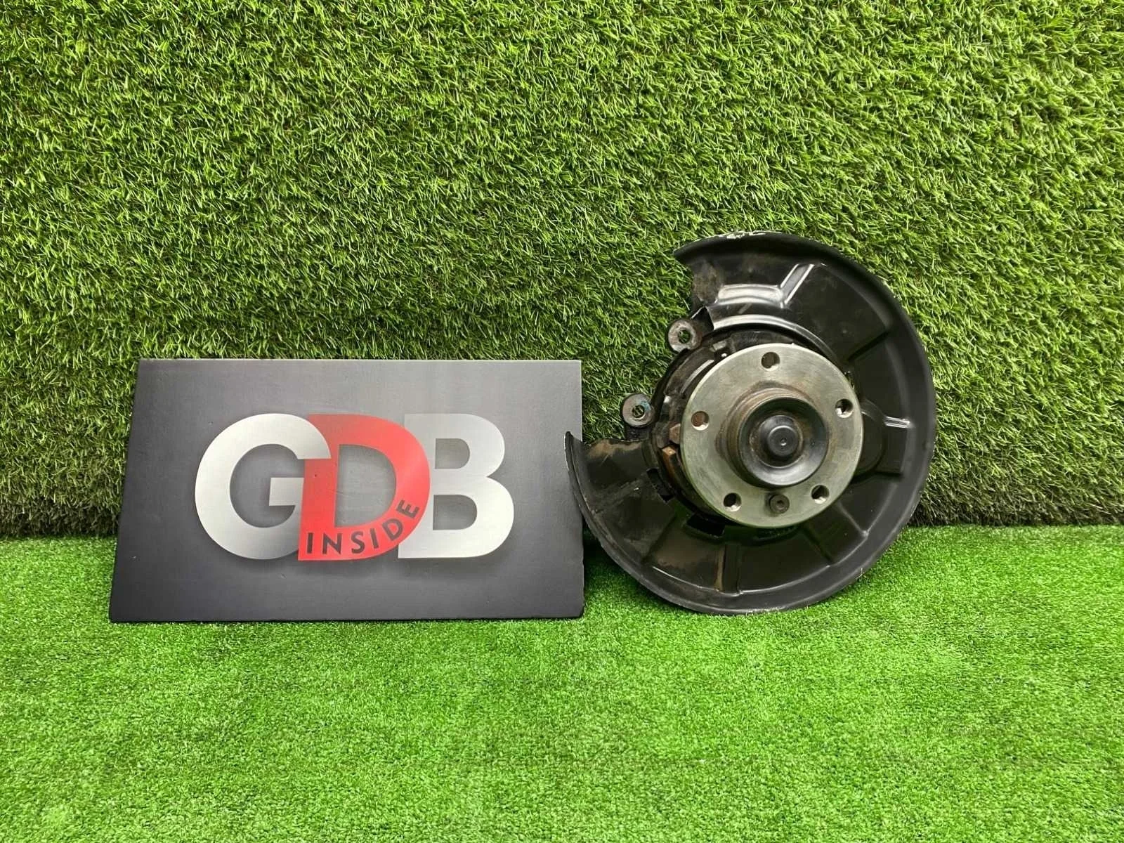 Кулак поворотный BMW 1 series 31.07.2015 33326792515 F20 B38B15A, задний левый