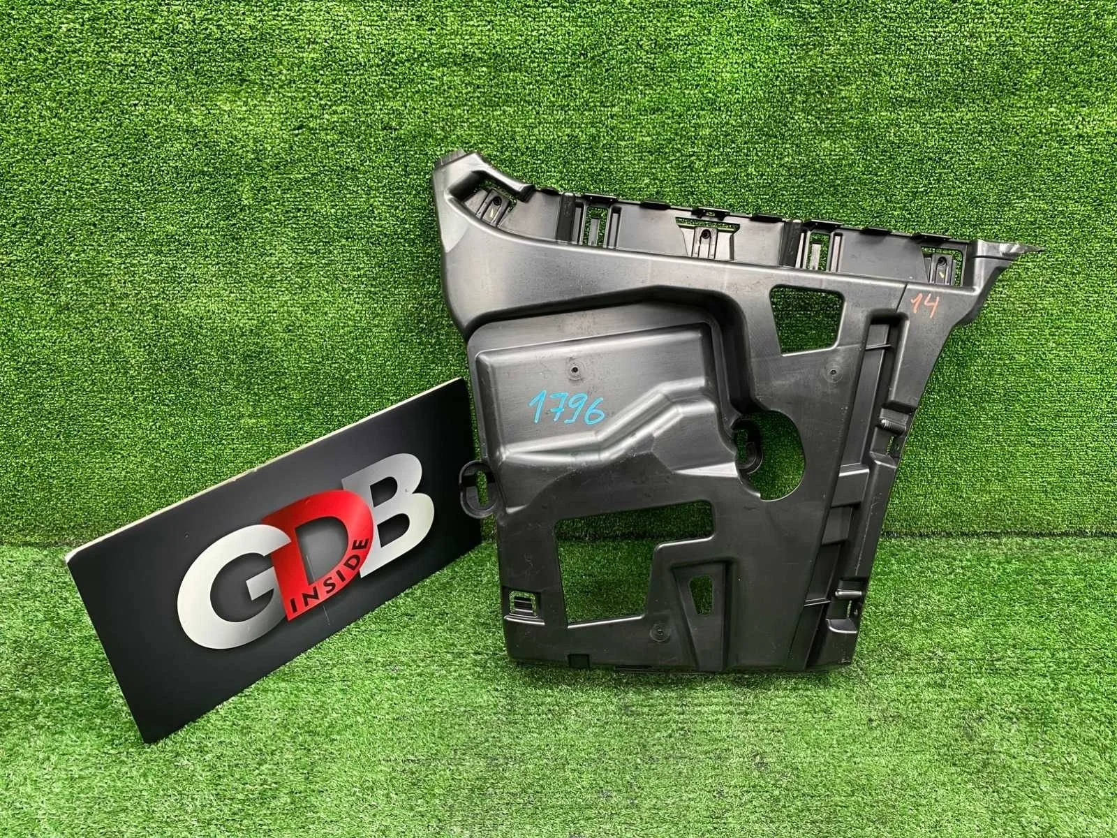 Кронштейн бампера BMW 3 series 30.10.2015 51127384466 F30 N47D20C, задний правый