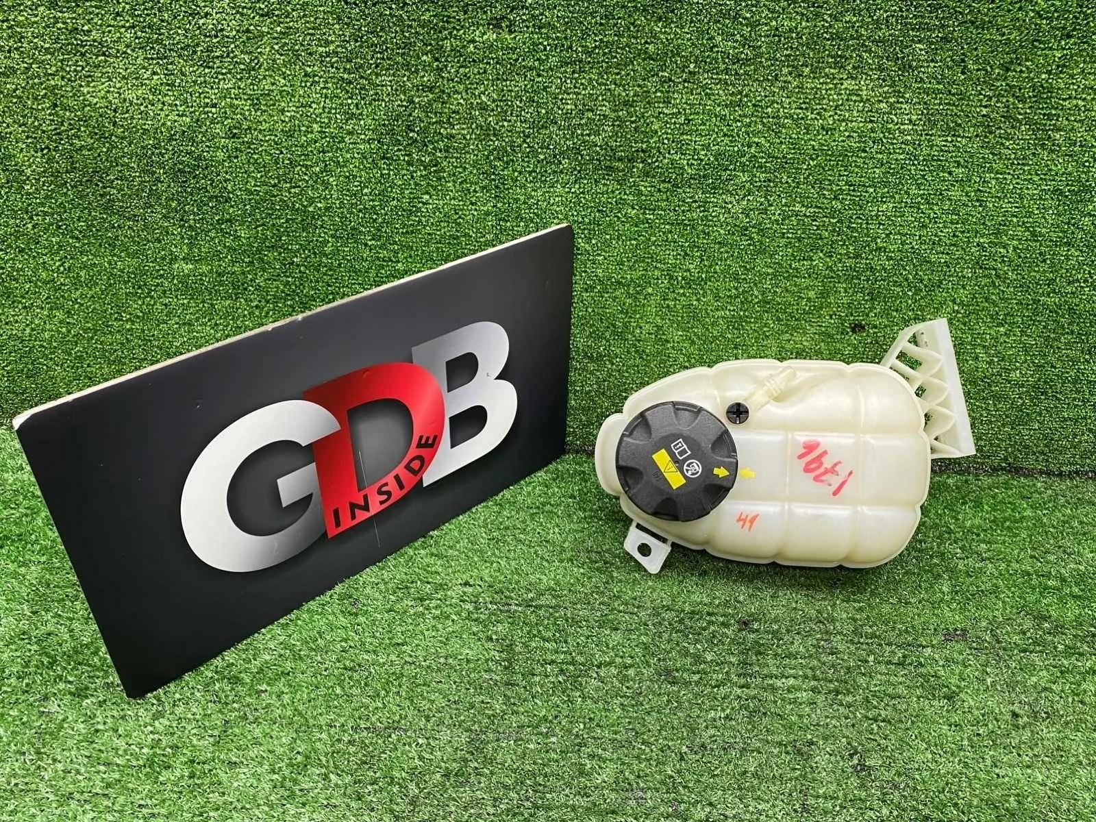 Бачок расширительный Bmw 3 Series 30.10.2015 17137642160 F30 N47D20C