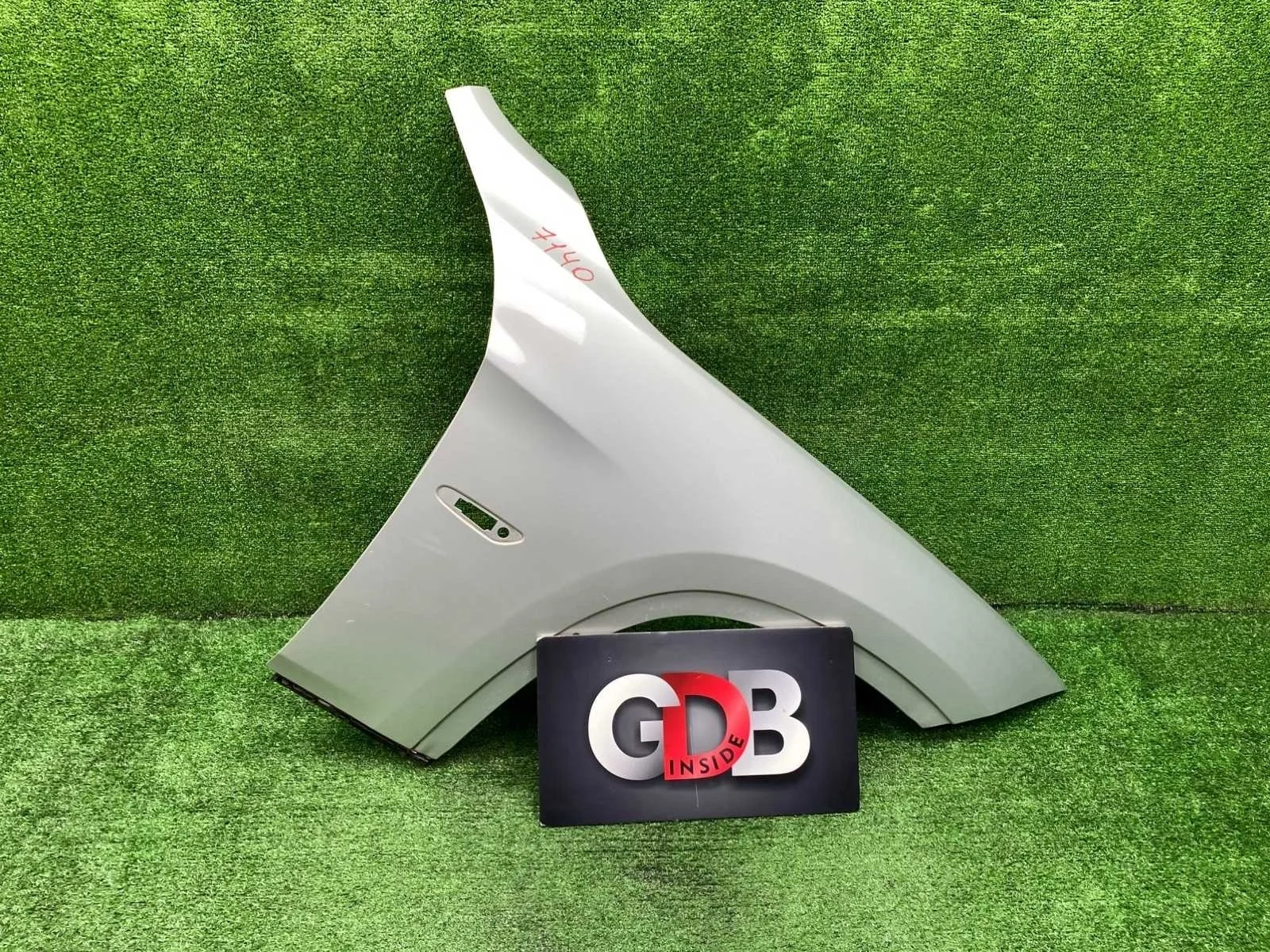 Крыло BMW X1 23.03.2012 41002993156 E84 N20B20A, переднее правое