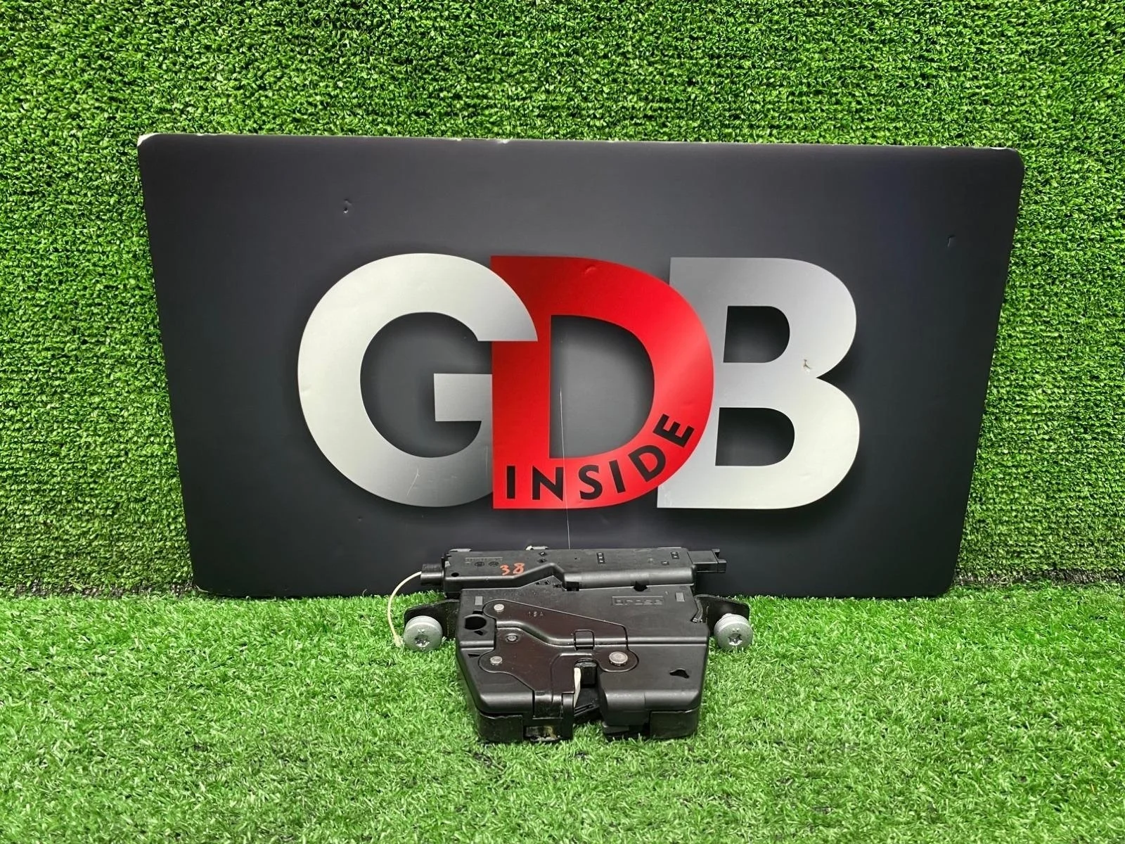 Замок багажника BMW 3 series 30.10.2015 51247191212 F30 N47D20C, задний