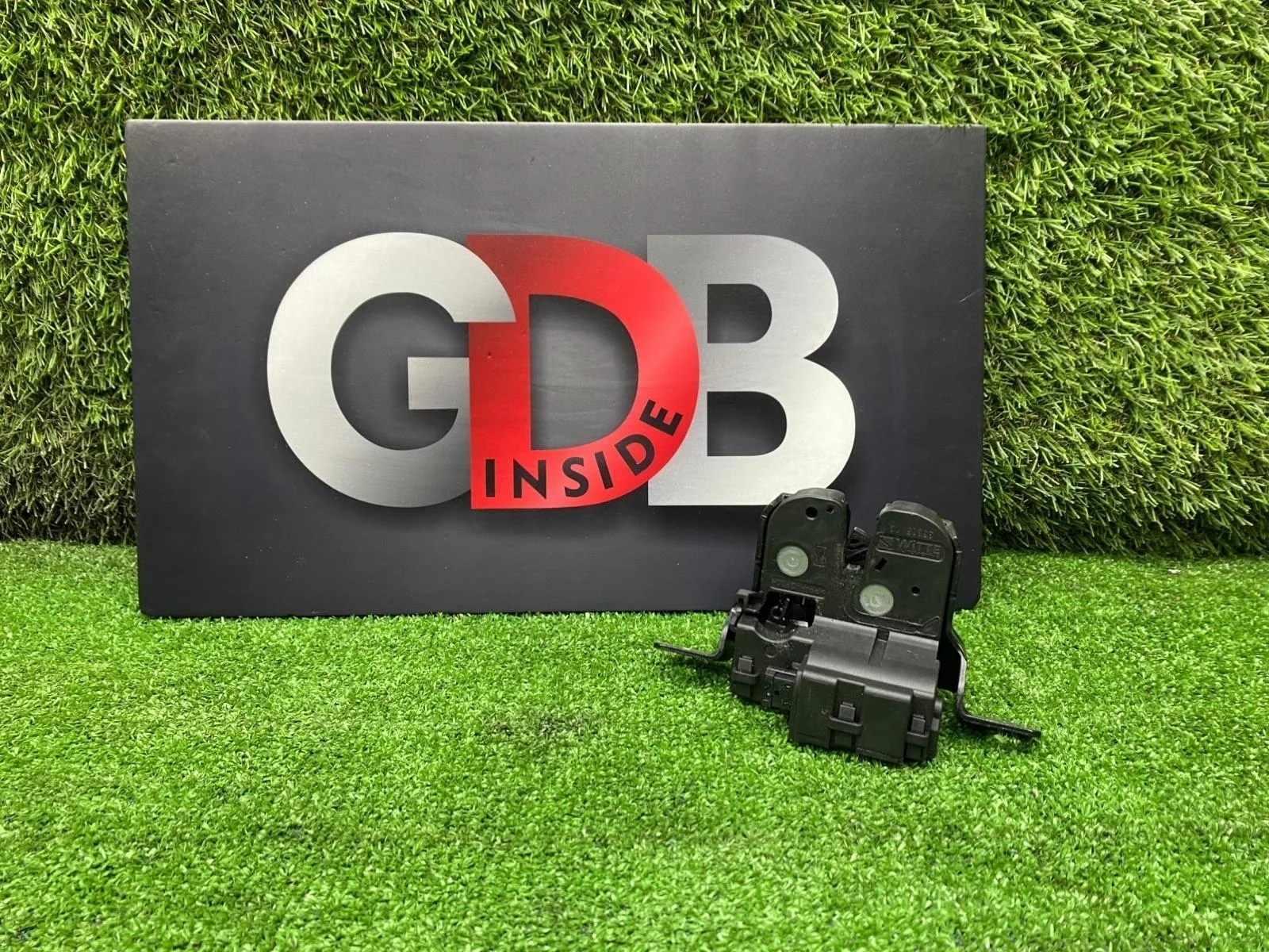 Замок багажника BMW 1 series 31.07.2015 51247248075 F20 B38B15A