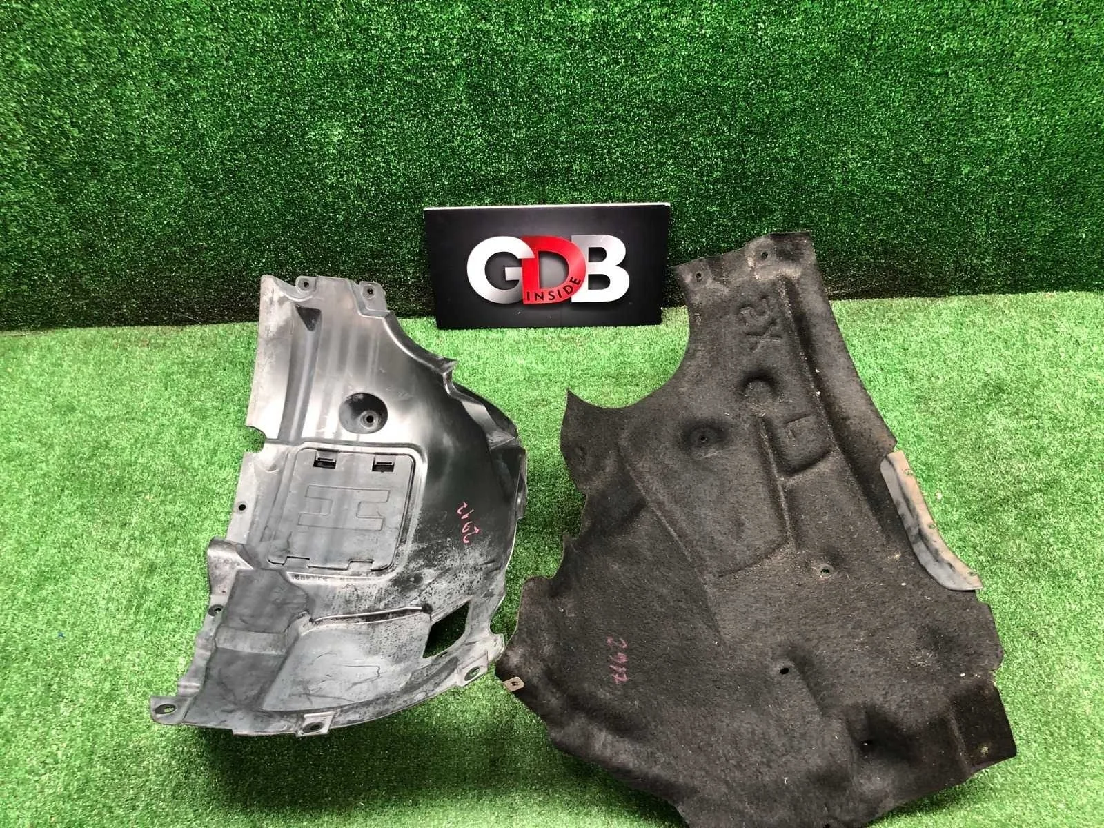 Подкрылок BMW 1 series 24.04.2012 51717260709 F20 N13B16A, передний левый