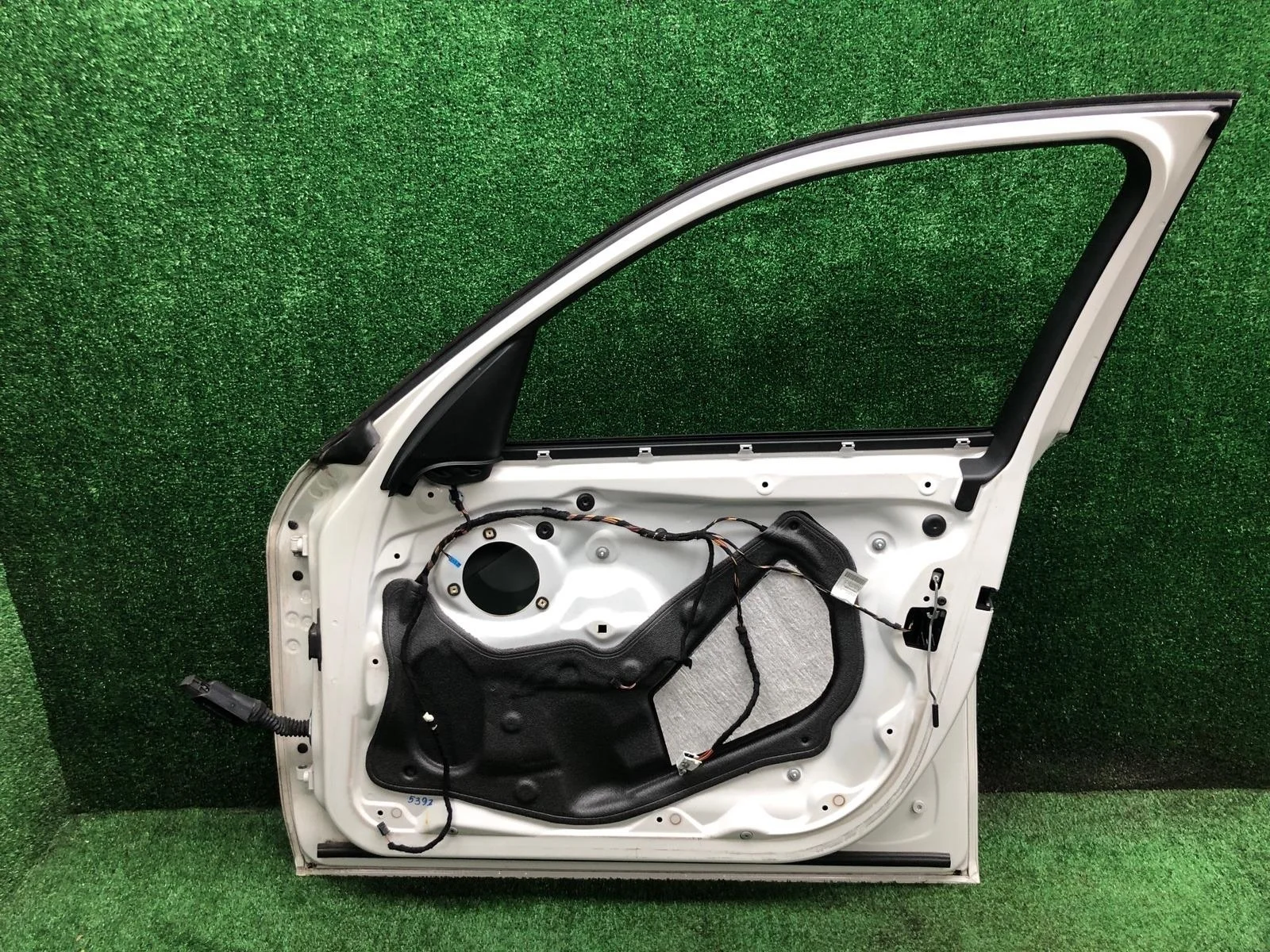 Дверь BMW 1 series 20.01.2014 41007284512 F20 N13B16A, передняя правая