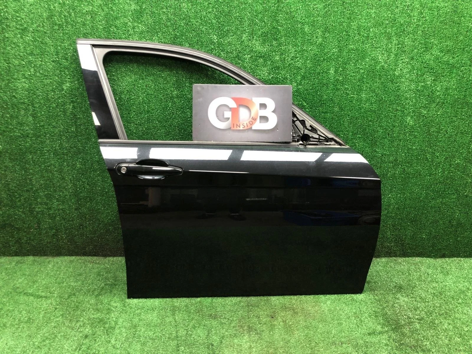 Дверь BMW 1 series 24.04.2012 41007284512 F20 N13B16A, передняя правая