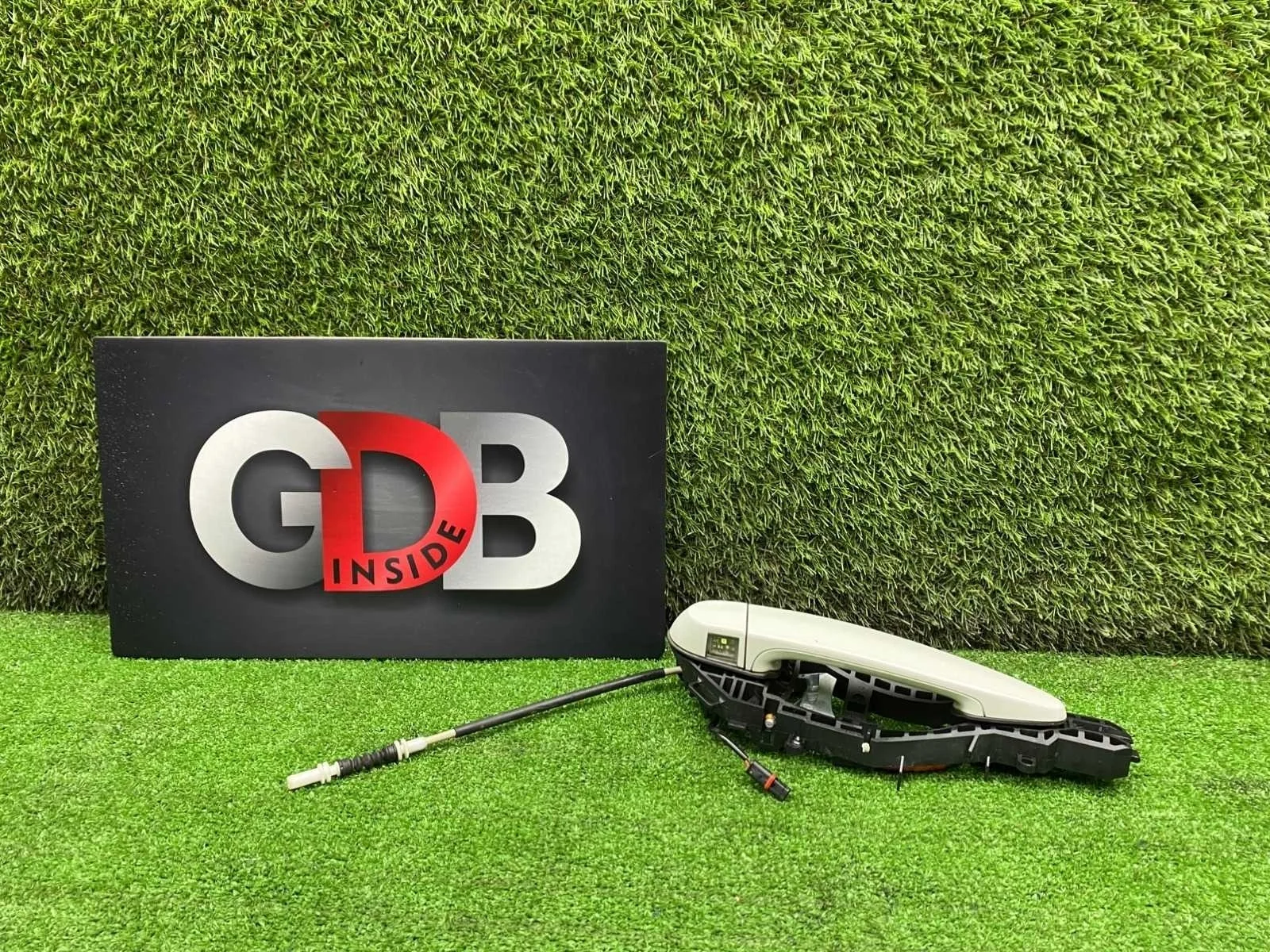 Ручка двери BMW 1 series 28.06.2013 51217207562 F20 N13B16A, задняя правая