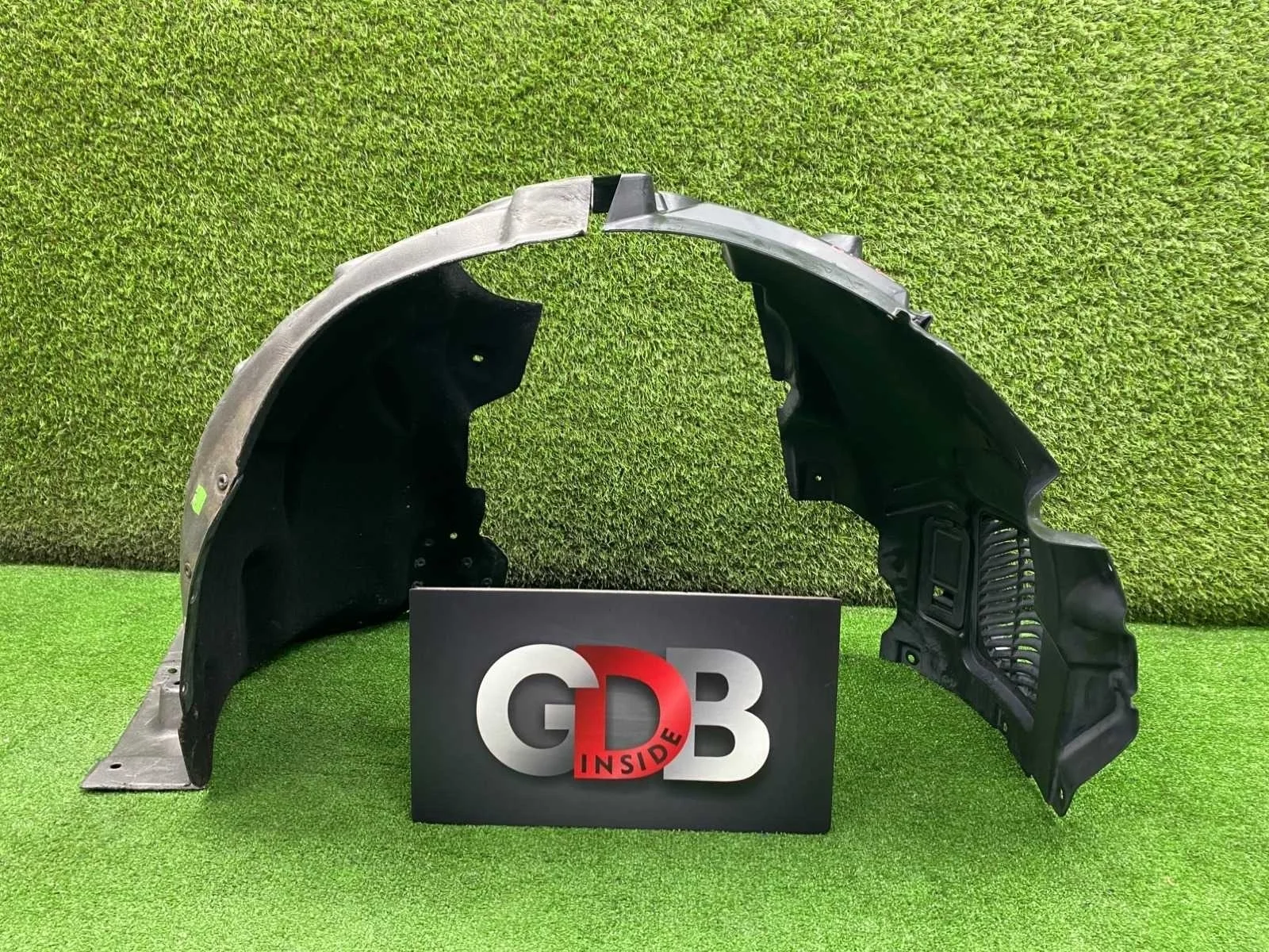 Подкрылок BMW 1 series 31.07.2015 51717260710 F20 B38B15A, передний правый