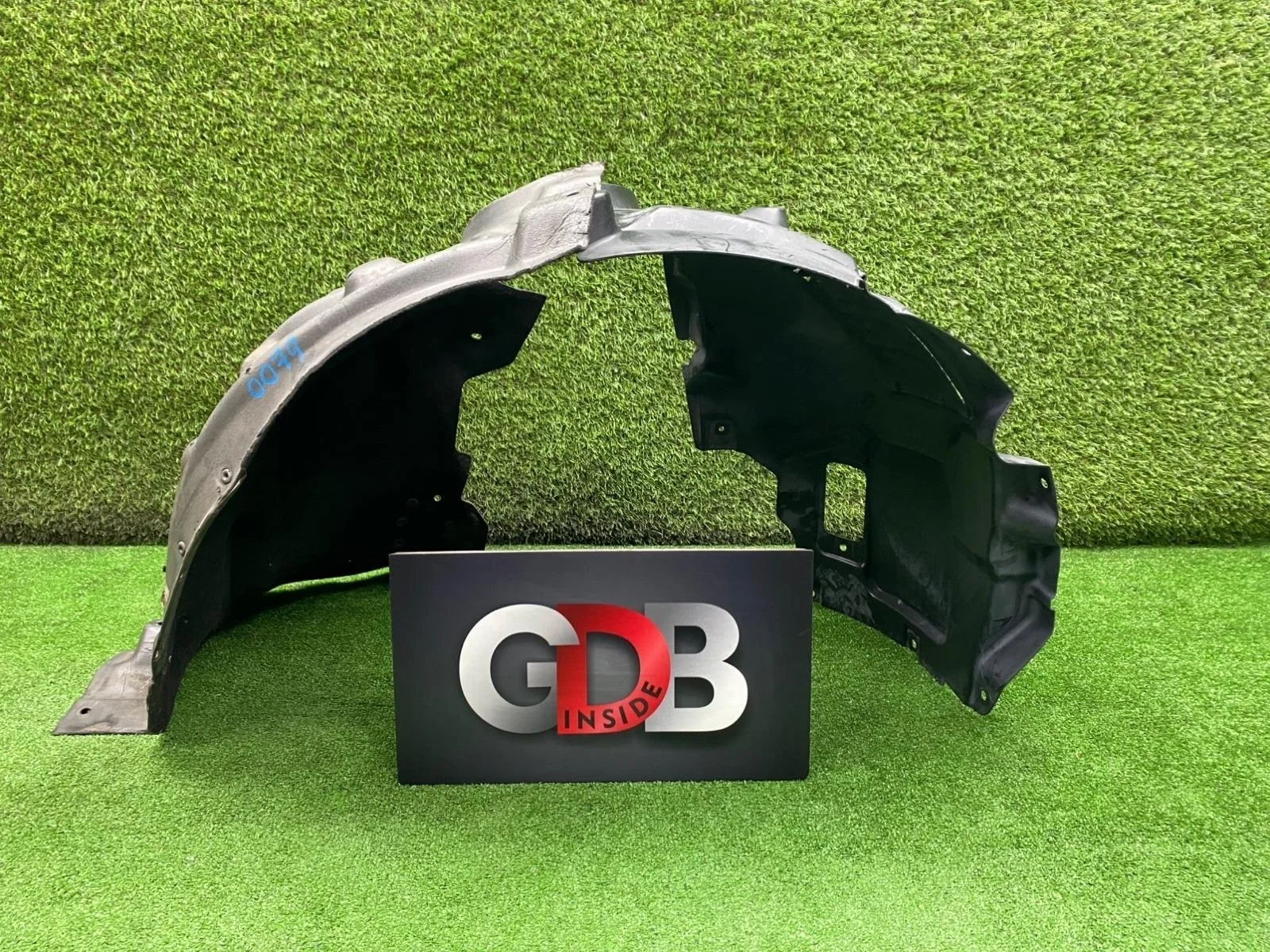Подкрылок BMW 1 series 28.06.2013 51717260710 F20 N13B16A, передний правый