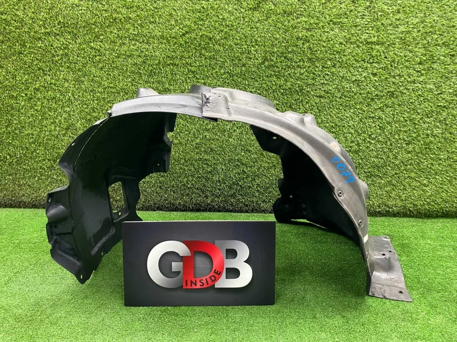 Подкрылок BMW 1 series 28.06.2013 51717260709 F20 N13B16A, передний левый