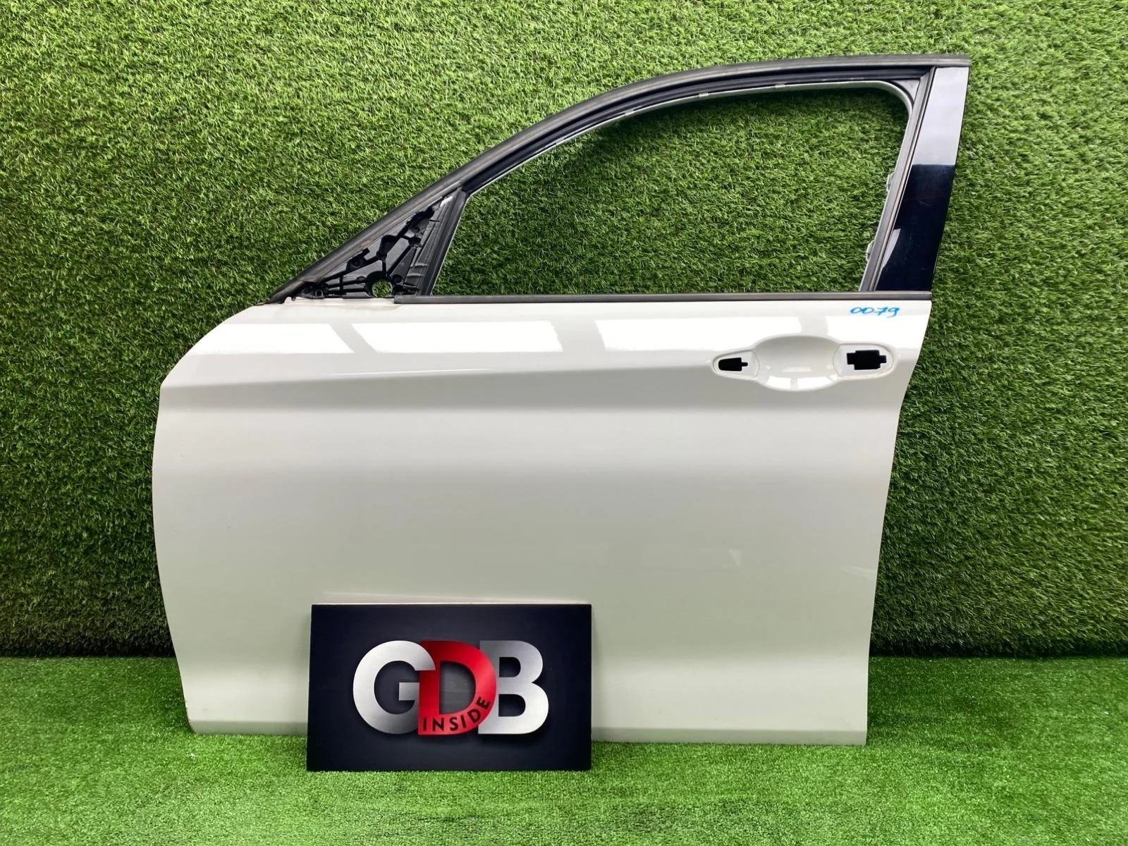 Дверь BMW 1 series 28.06.2013 41007284511 F20 N13B16A, передняя левая