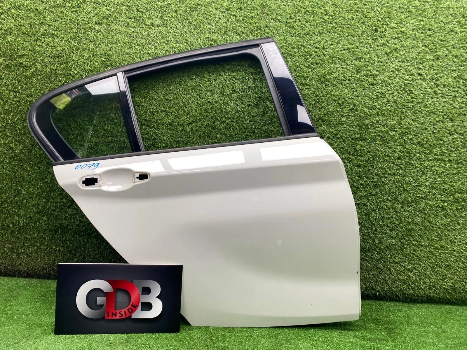 Дверь BMW 1 series 28.06.2013 41527284516 F20 N13B16A, задняя правая