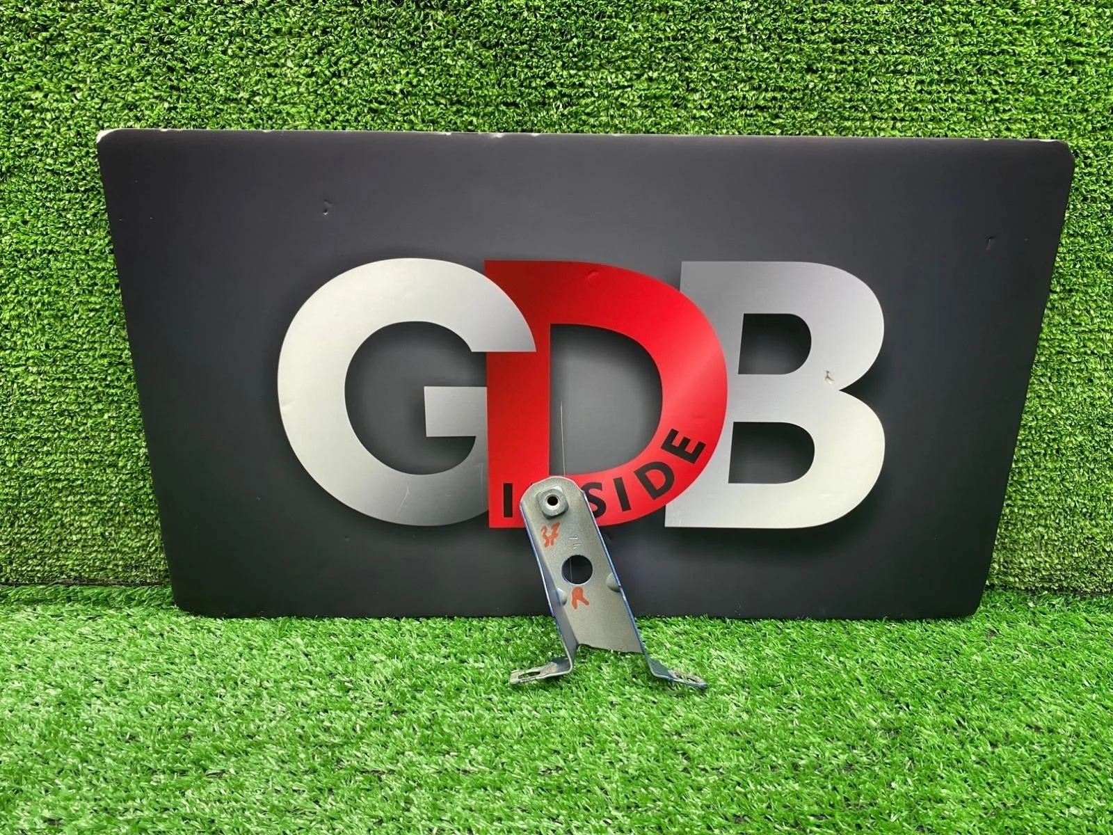 Кронштейн крыла BMW 3 series 30.10.2015 41358066938 F30 N47D20C, передний правый