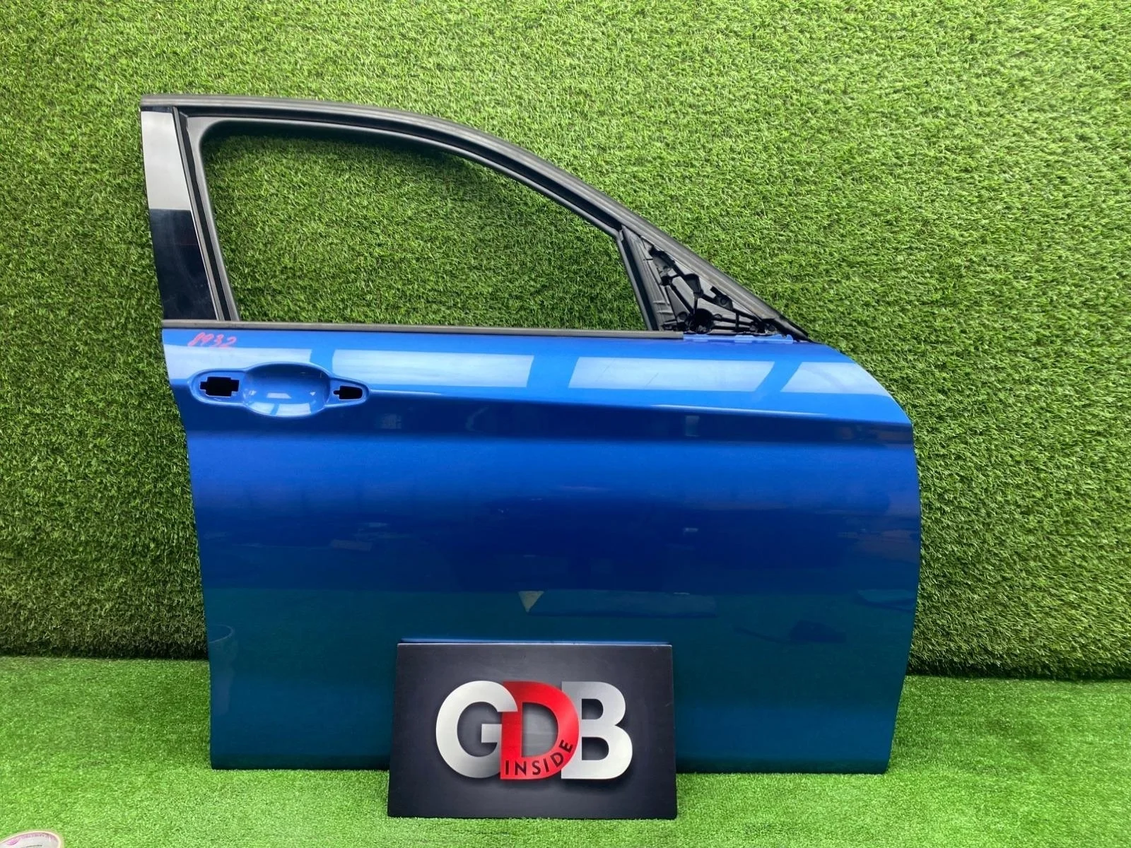 Дверь BMW 1 series 31.07.2015 41007284512 F20 B38B15A, передняя правая