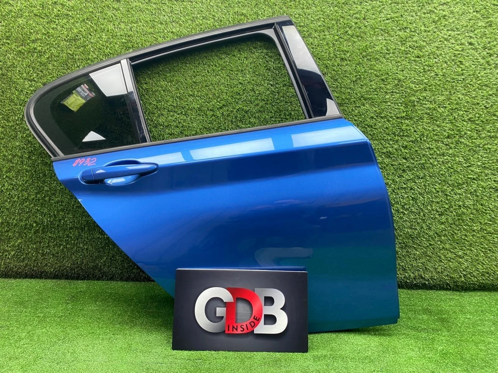 Дверь BMW 1 series 31.07.2015 41527284516 F20 B38B15A, задняя правая