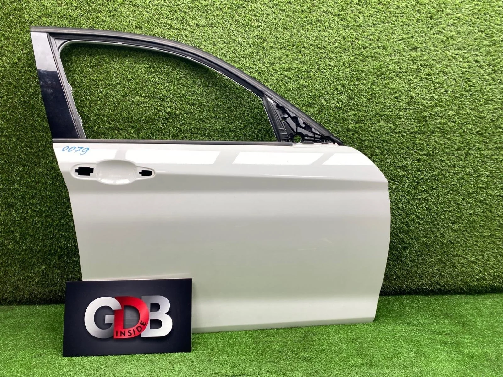 Дверь BMW 1 series 28.06.2013 41007284512 F20 N13B16A, передняя правая