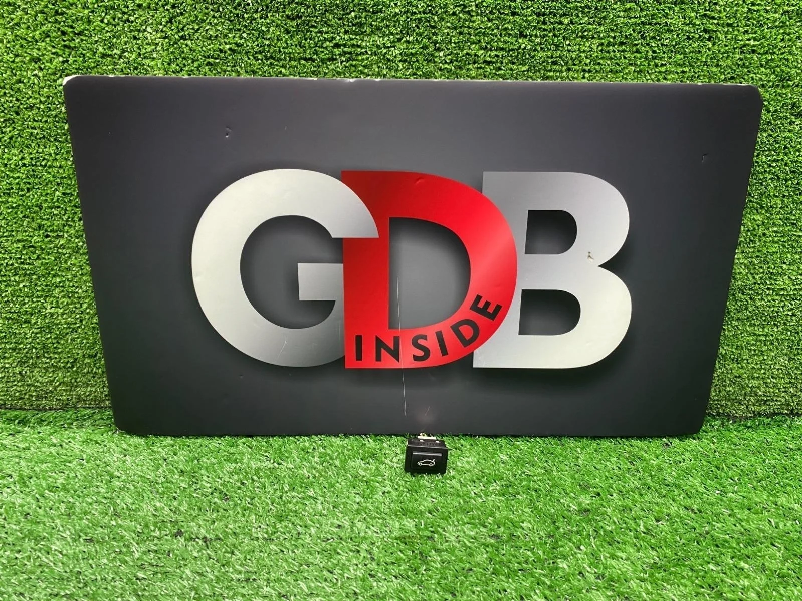 Кнопка открывания багажника Bmw 5 Series 20.05.2010 61319200316 F10 N52B30AF