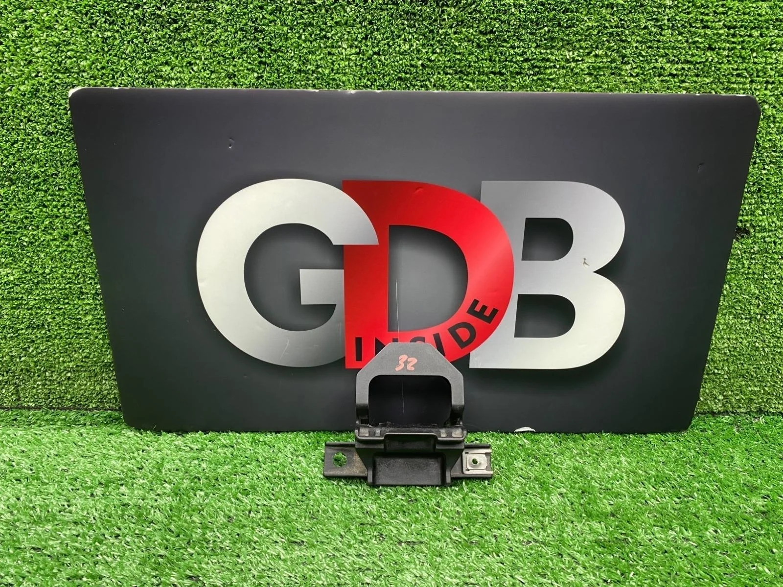 Кронштейн радиатора 17117591647