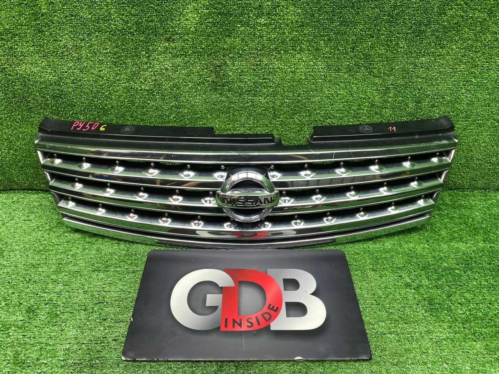 Решетка радиатора Nissan Fuga 62310EG600 Y50