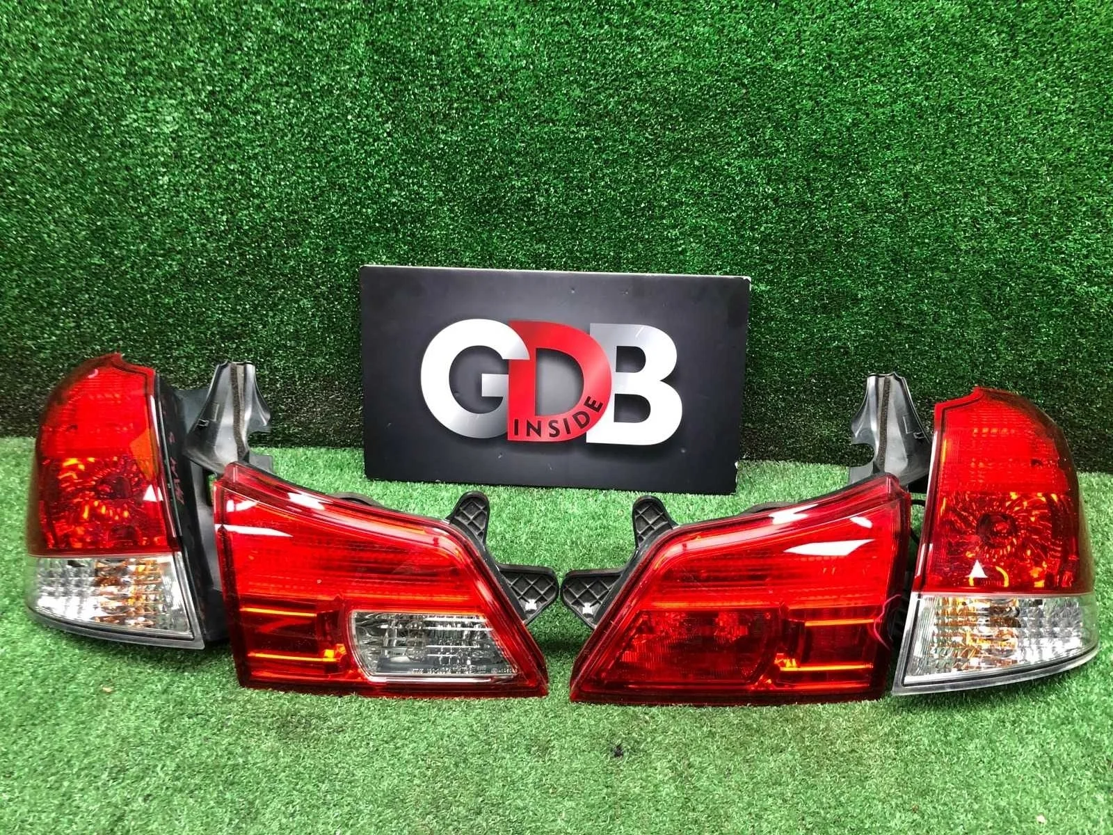 Комплект фонарей Subaru Legacy 84912AJ100 BRM, задний