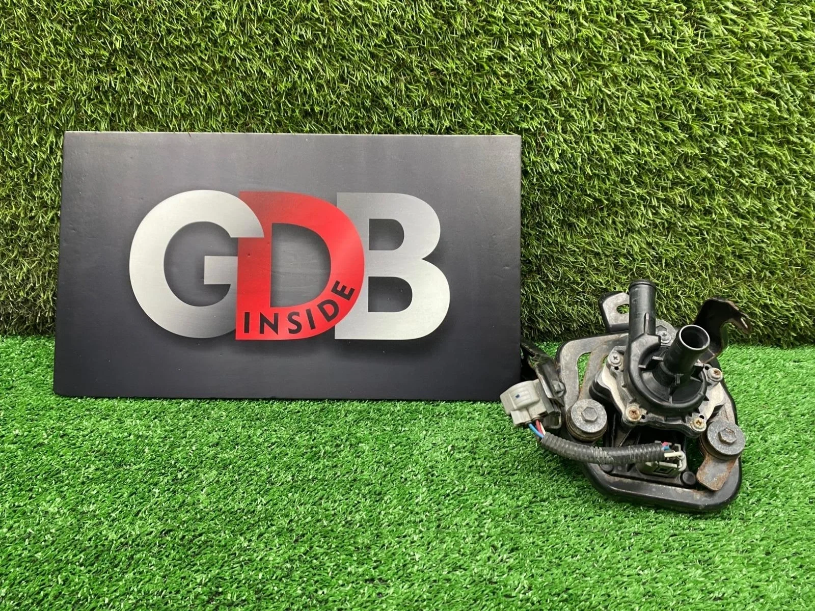 Помпа Lexus LS600H 11.2009 8720050010 UVF45 2UR-FSE