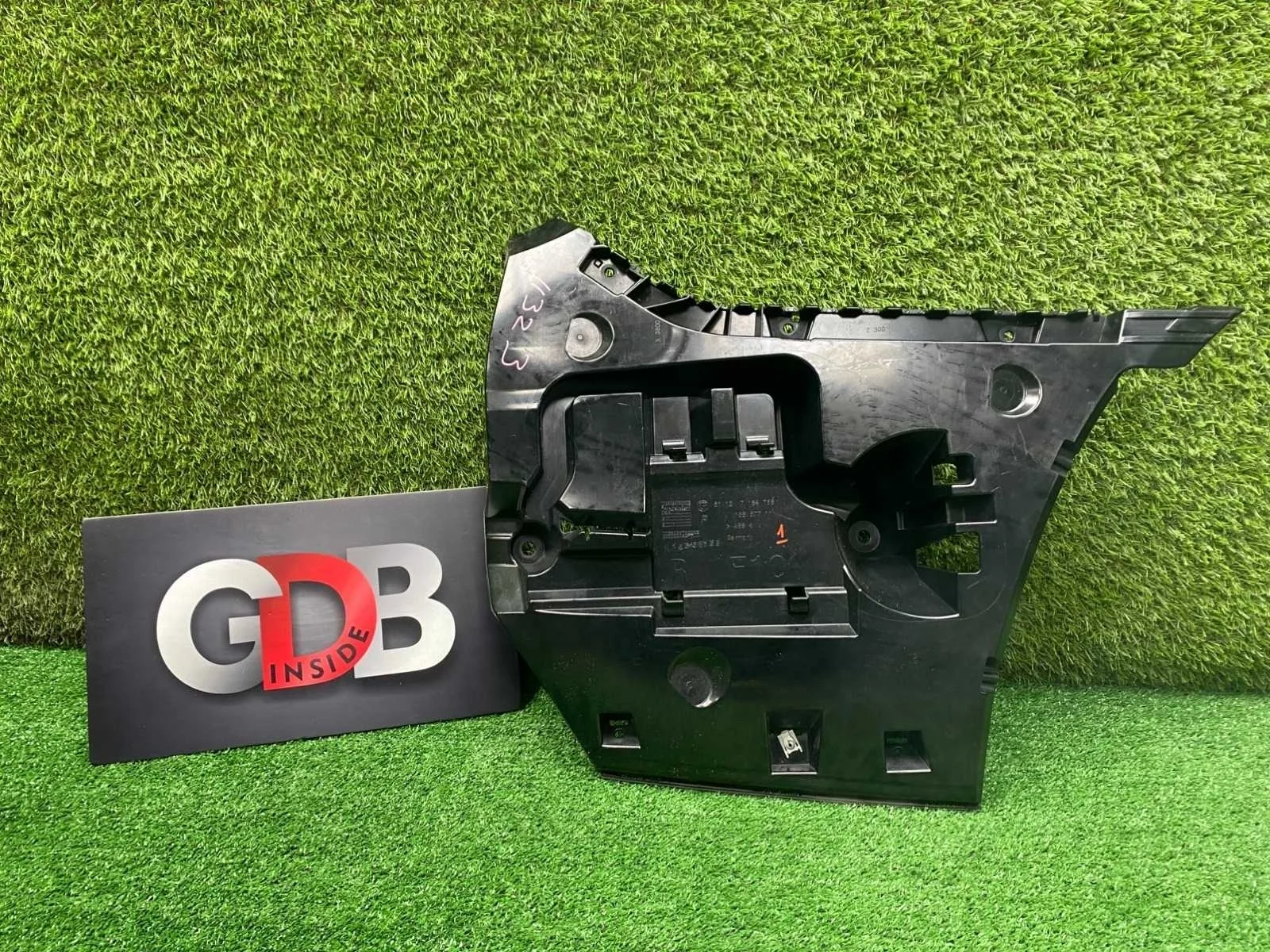 Кронштейн бампера Bmw 5 Series 2011 51127184768 F10 N55B30A, задний правый