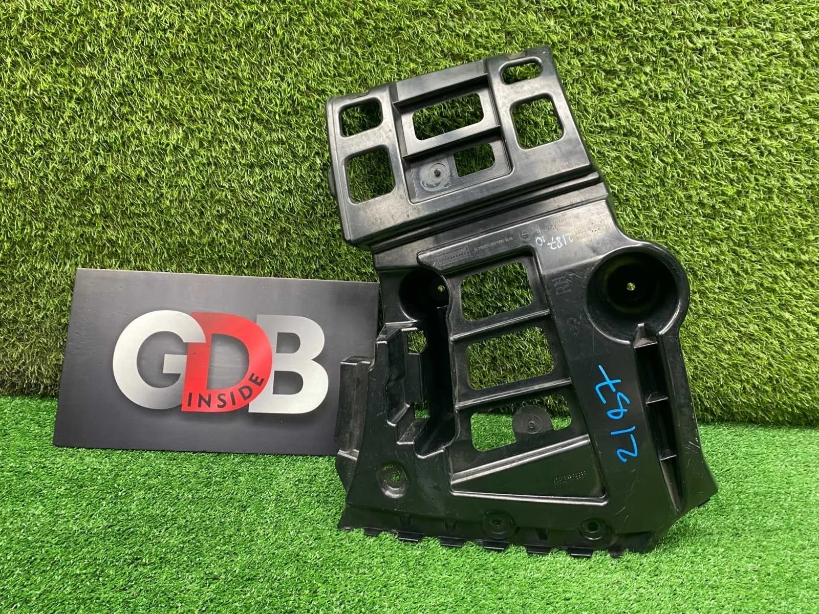 Кронштейн бампера BMW X1 2012 51122991780 E84 N20B20A, задний правый