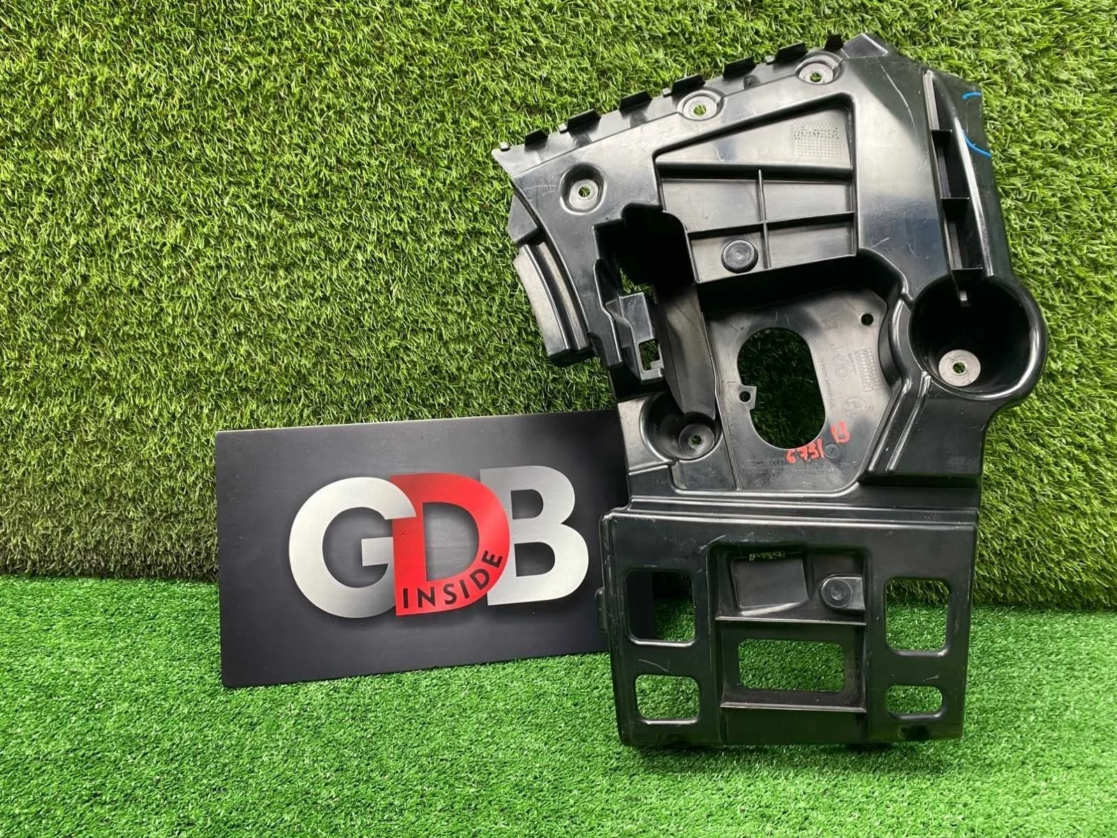 Кронштейн бампера BMW X1 2012 51122991779 E84 N20B20A, задний левый