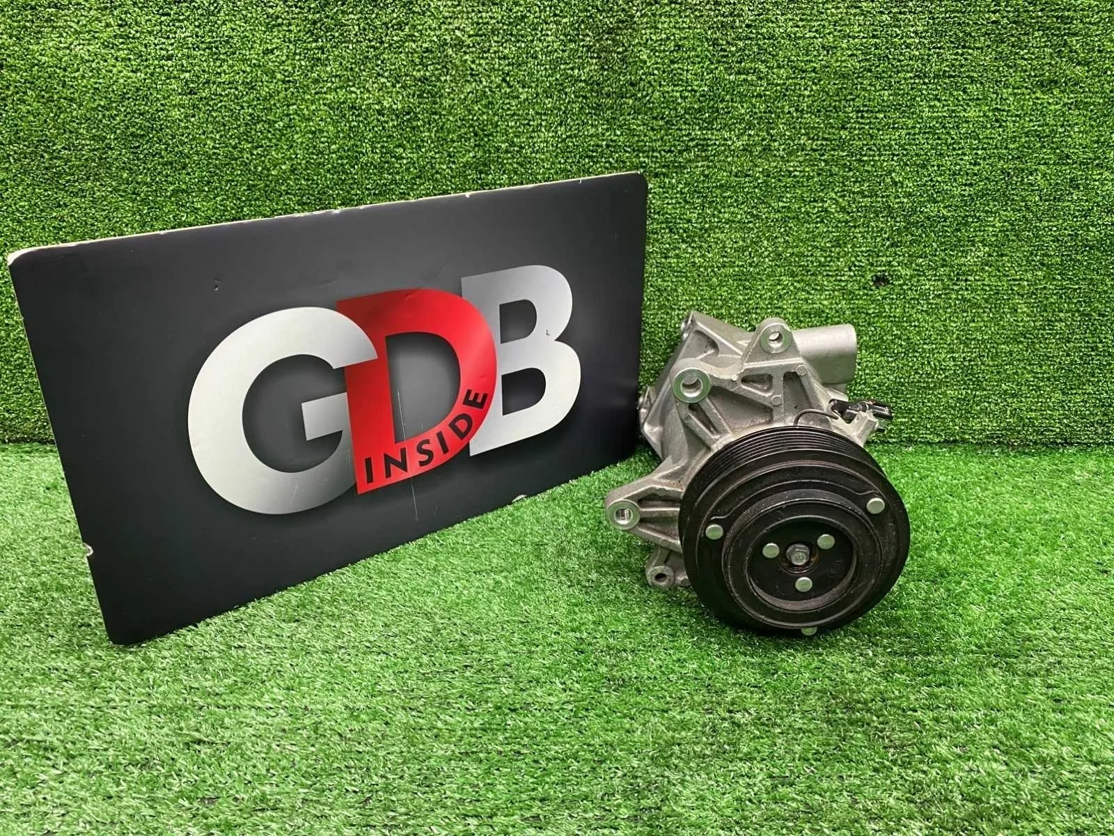 Компрессор кондиционера Nissan Murano 92600CA010 Z50