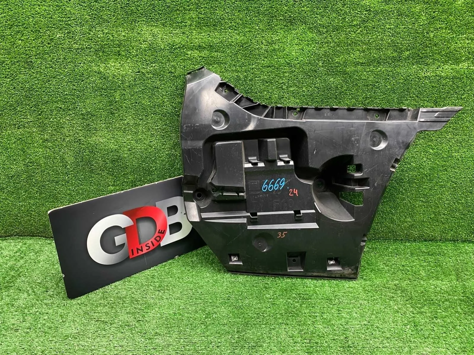 Кронштейн бампера Bmw 5 Series 2010 51127184768 F10 N52B25AF, задний правый