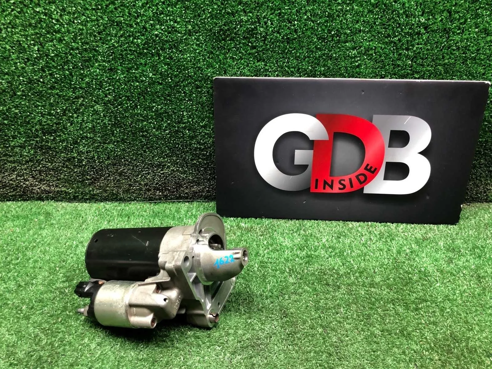 Стартер BMW 1 series 2012 12417638192 F20 N13B16A