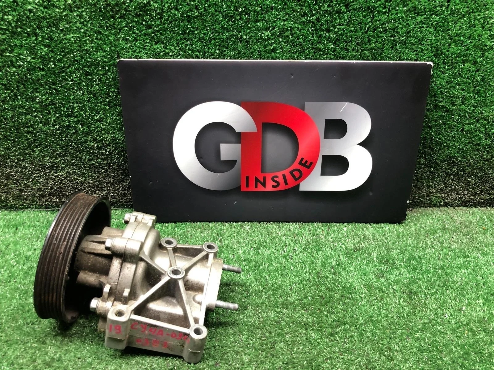 Насос охлаждающей жидкости Mitsubishi Lancer 2008 1300A083 CY4A 4B11