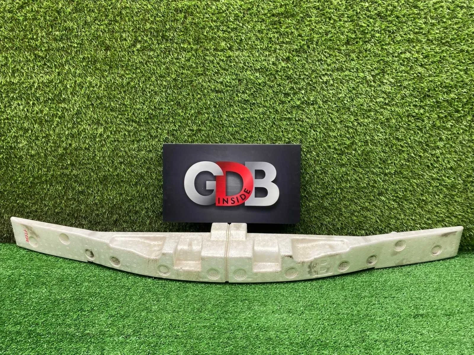 Абсорбер бампера Nissan Fuga 62090EJ70B Y50, передний