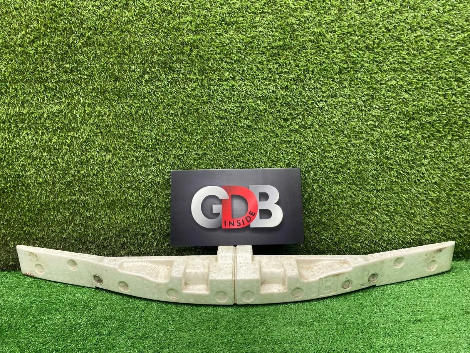 Абсорбер бампера Nissan Fuga 62090EJ70B Y50, передний