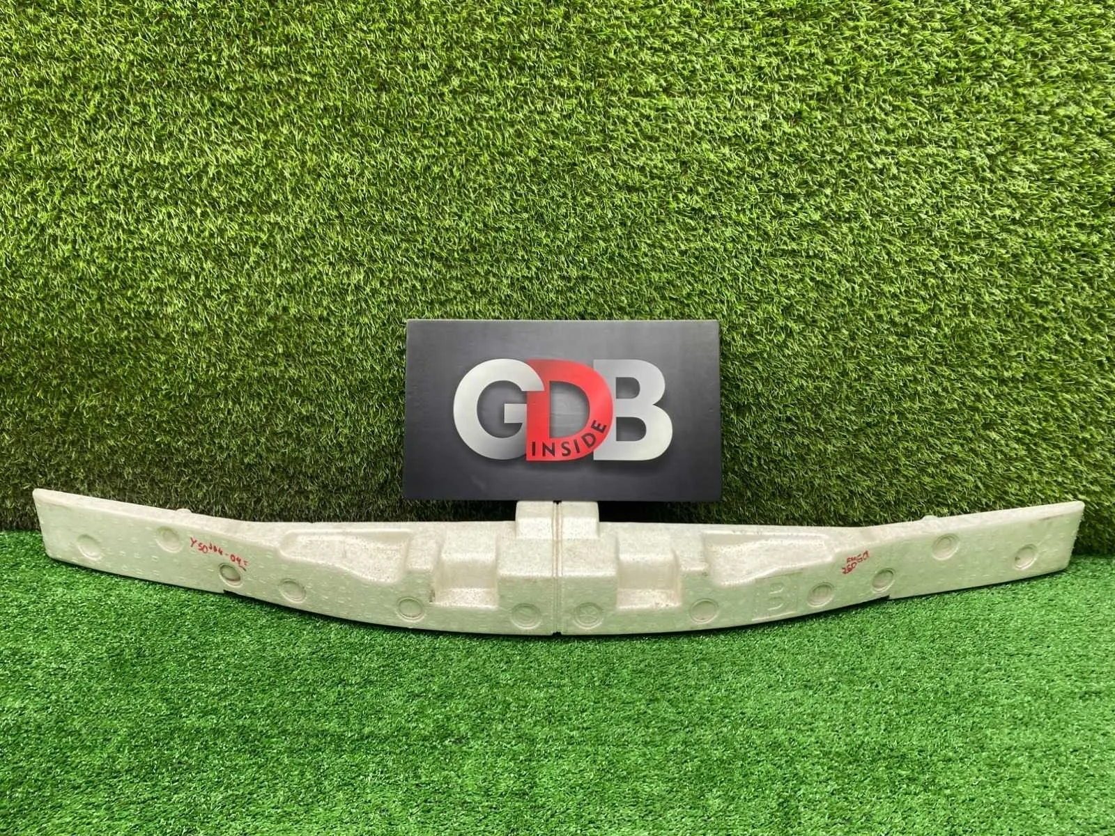 Абсорбер бампера Nissan Fuga 62090EJ70B Y50, передний