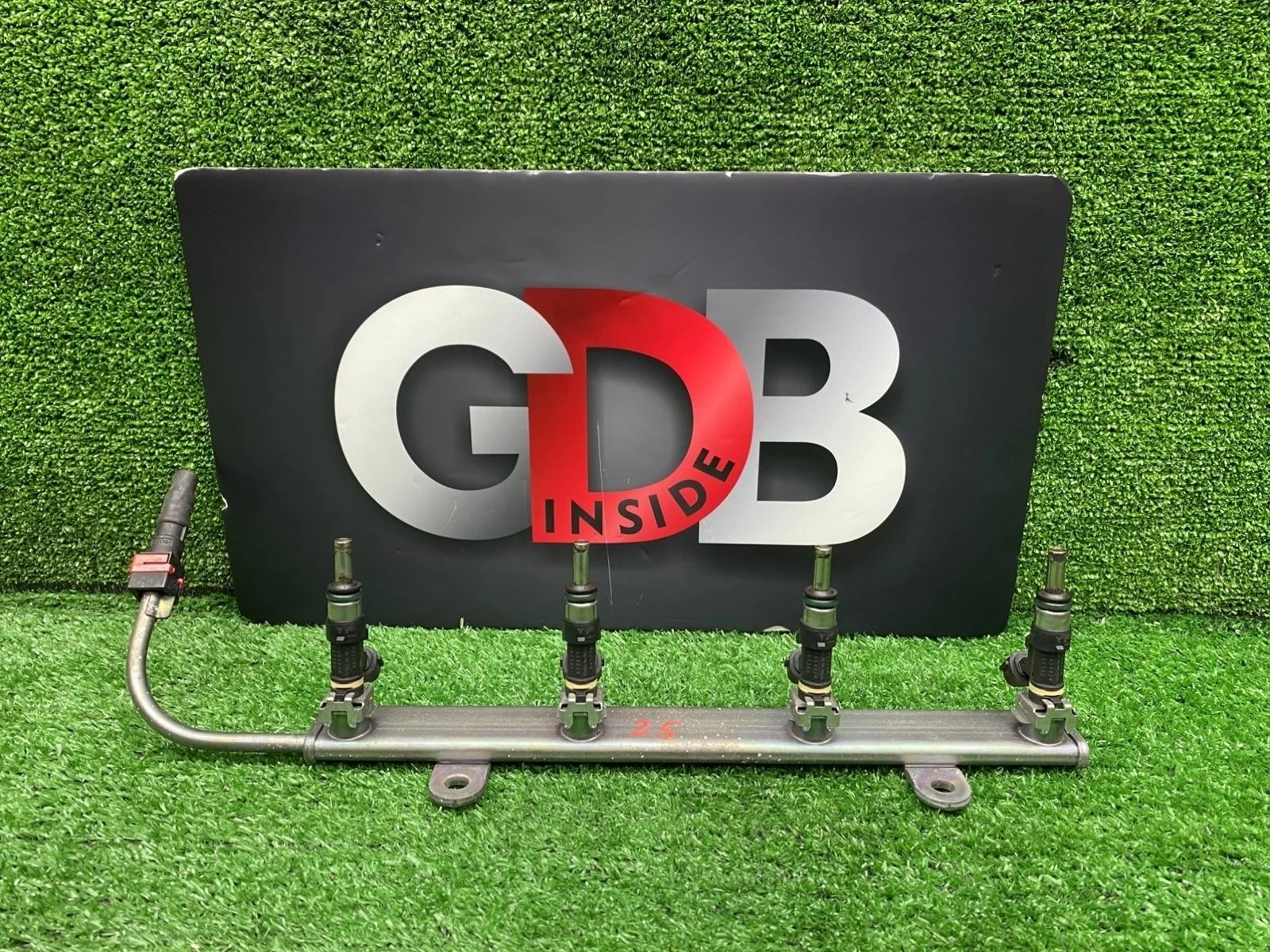 Топливная рампа с форсунками Mitsubishi Lancer 2008 1465A090 CY4A 4B11