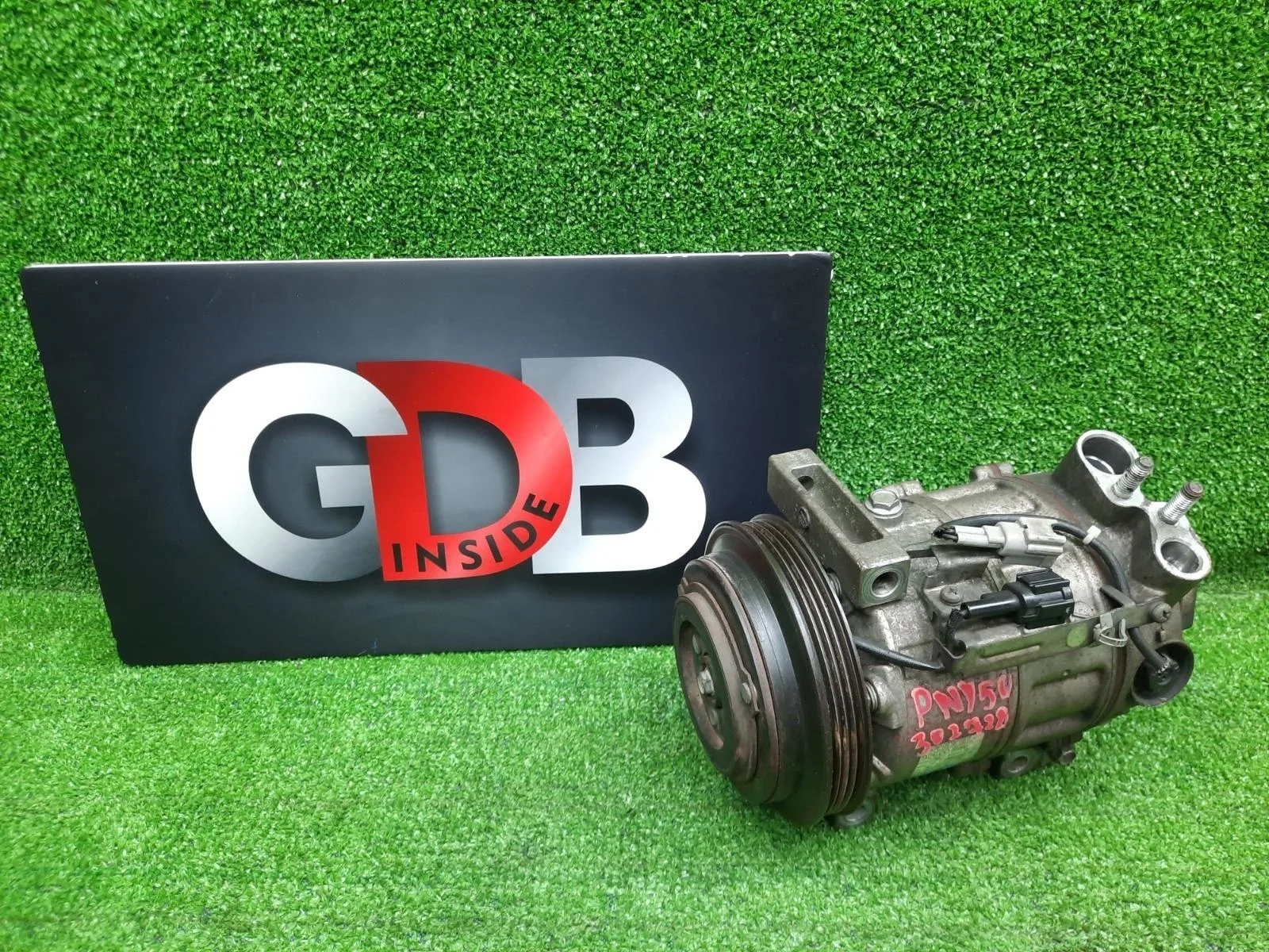 Компрессор кондиционера Nissan Fuga 92600EG000 Y50 VQ35DE