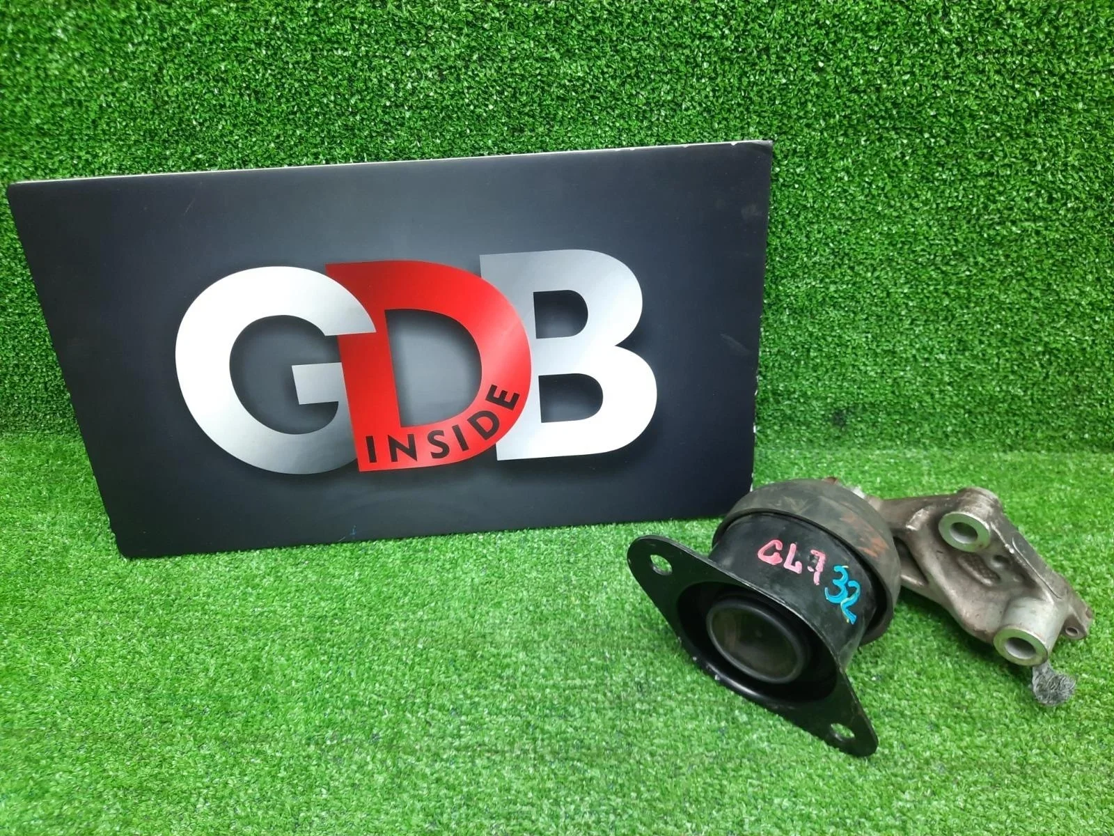 Подушка двигателя Honda Accord 50820SEAE01 CL7