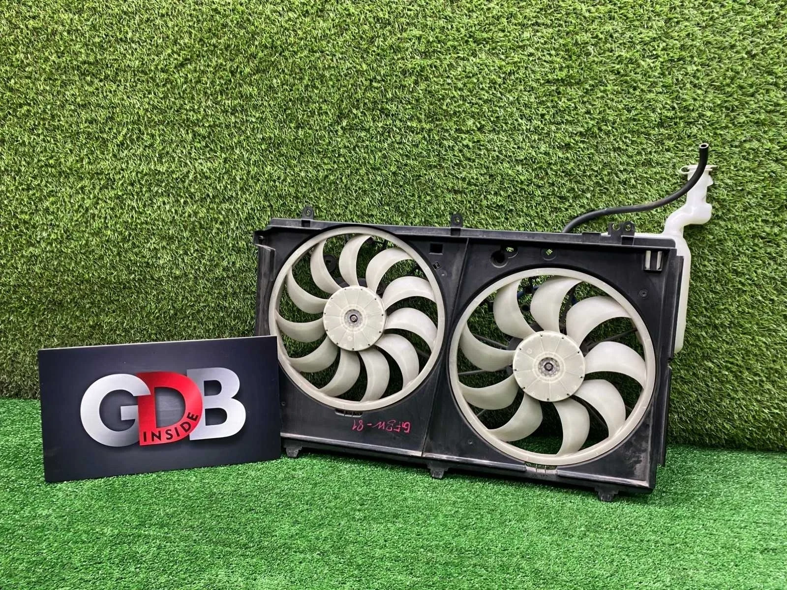 Вентилятор радиатора Mitsubishi Outlander 2013 1355A258 GF8W 4J12