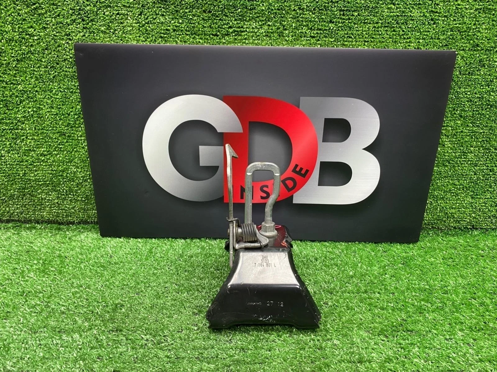 Скоба замка капота BMW X5 17.09.2012 51237164801 E70 N57D30A, передняя левая