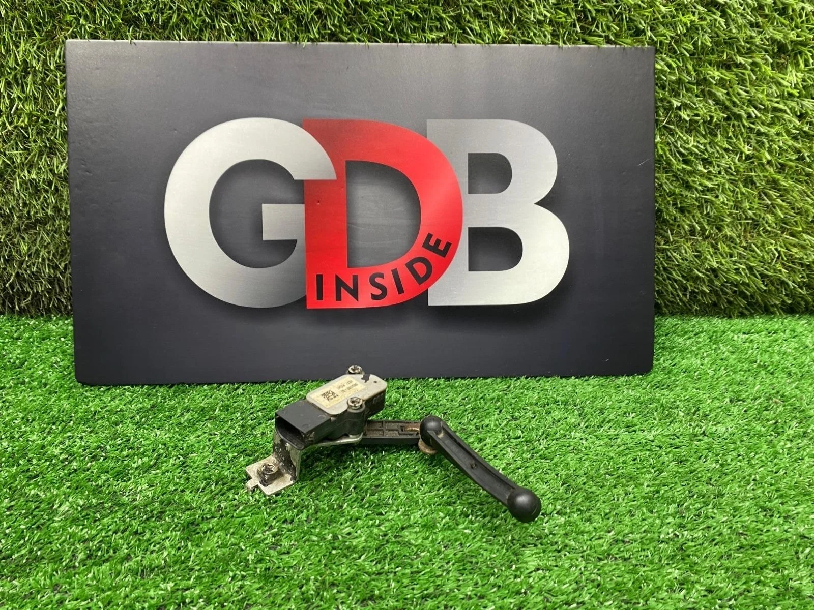 Датчик положения кузова BMW X5 22.10.2013 37146870200 F15 N57D30A