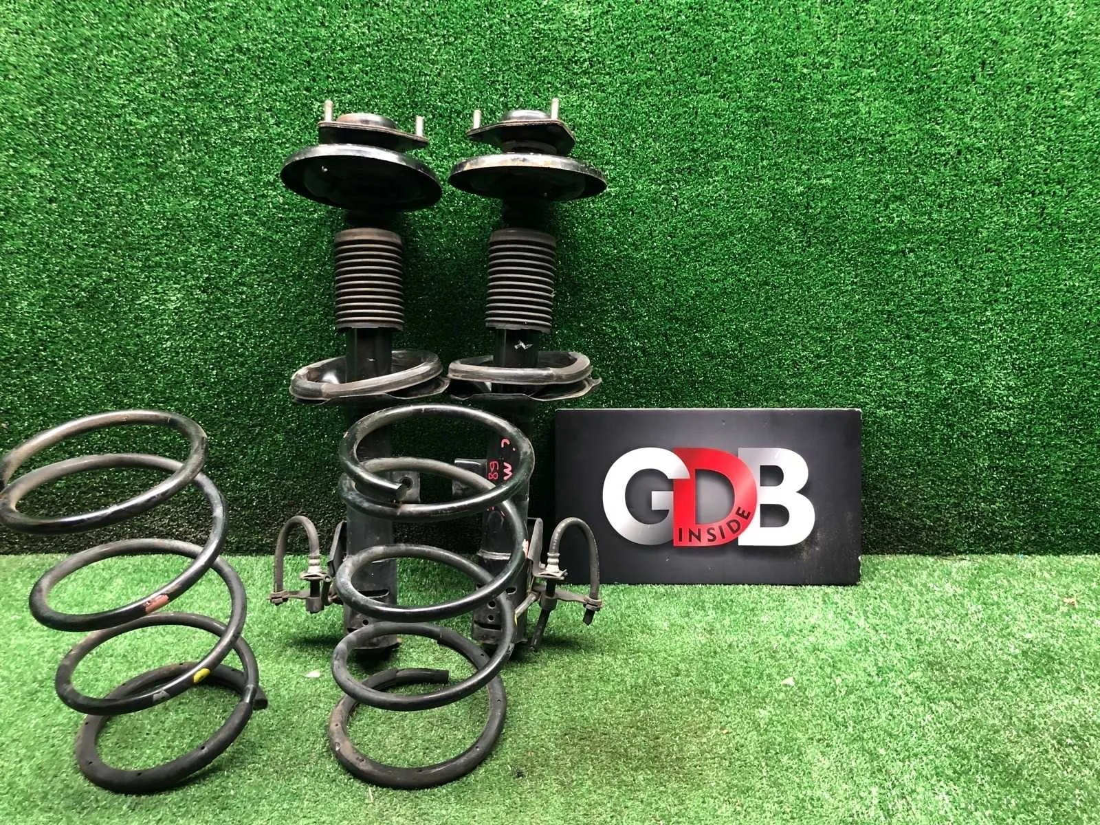 Комплект амортизаторов в сборе Mitsubishi RVR 2010 4060A326 GA3W 4B10, передний