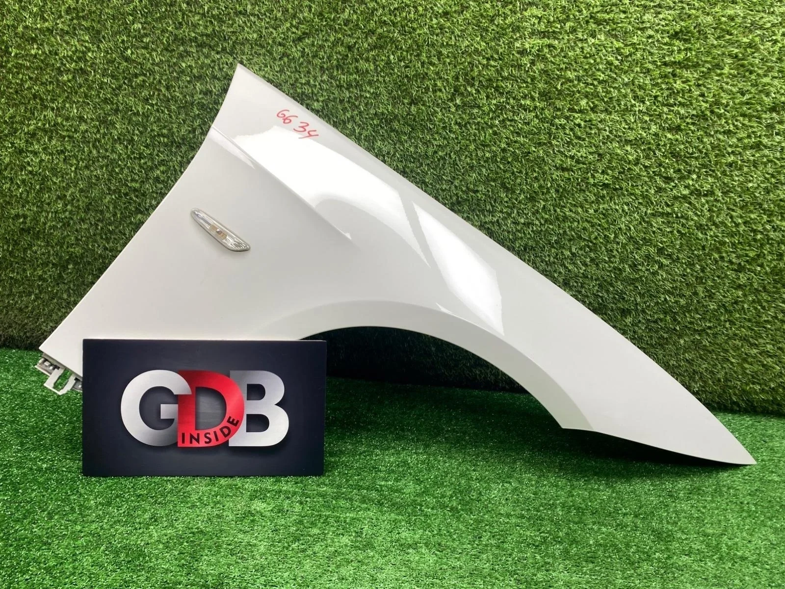 Крыло BMW 3 series 07.03.2008 41357168988 E92 N46B20B, переднее правое