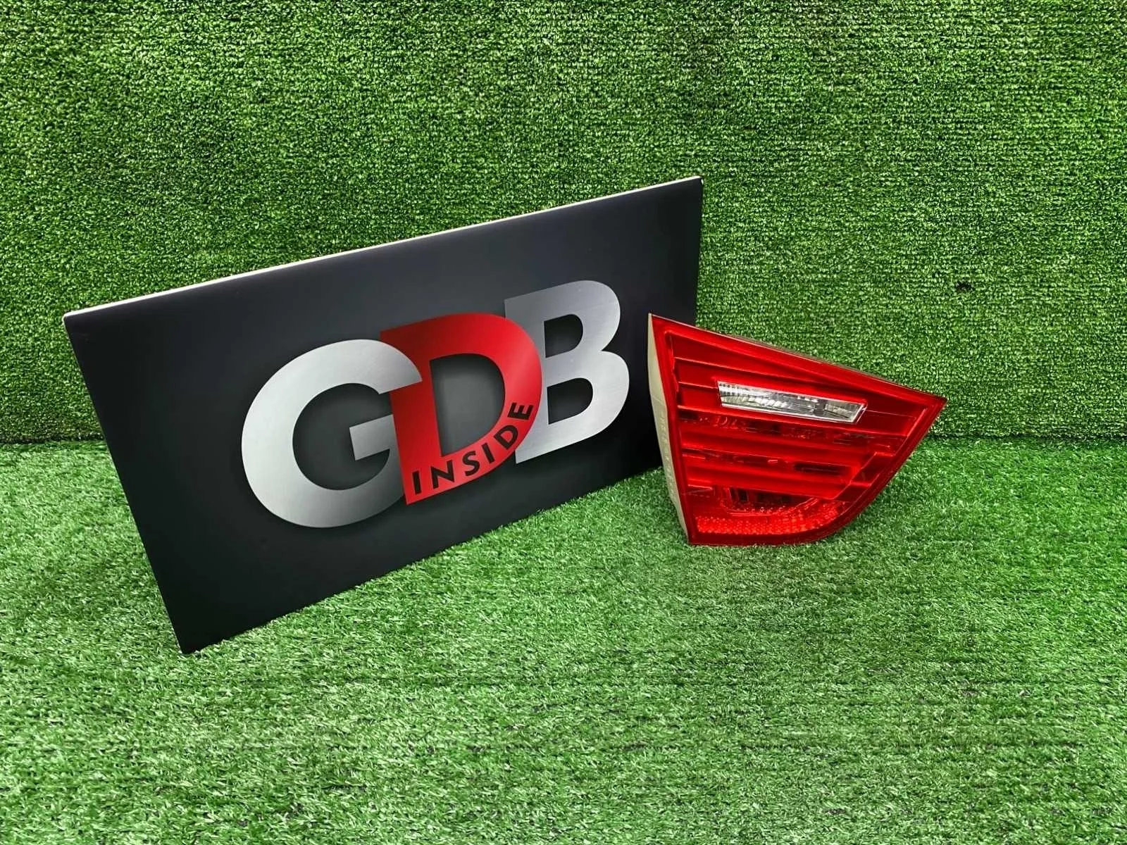 Фонарь внутренний BMW 3 series 04.11.2009 63217289427 E90 N46B20B, задний левый