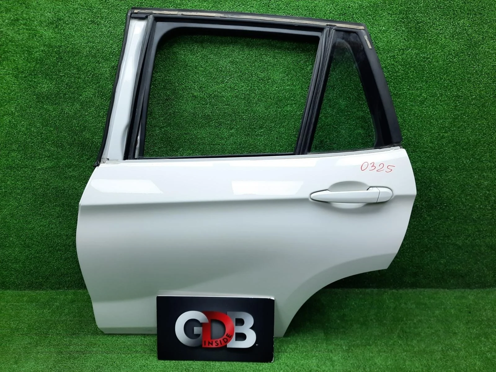 Дверь BMW X1 09.10.2014 41002993819 E84 N20B20A, задняя левая