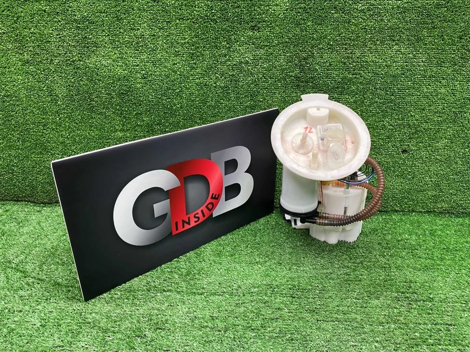 Топливная станция с насосом Bmw 3 Series 27.08.2012 16117243975 F30 N55B30A