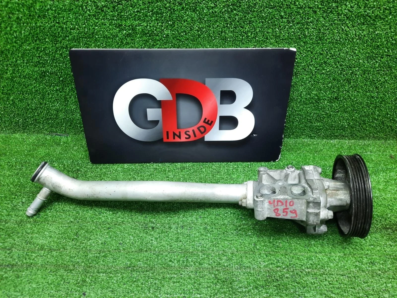 Насос охлаждающей жидкости Mitsubishi Rvr 2010 1300A083 GA3W 4B10