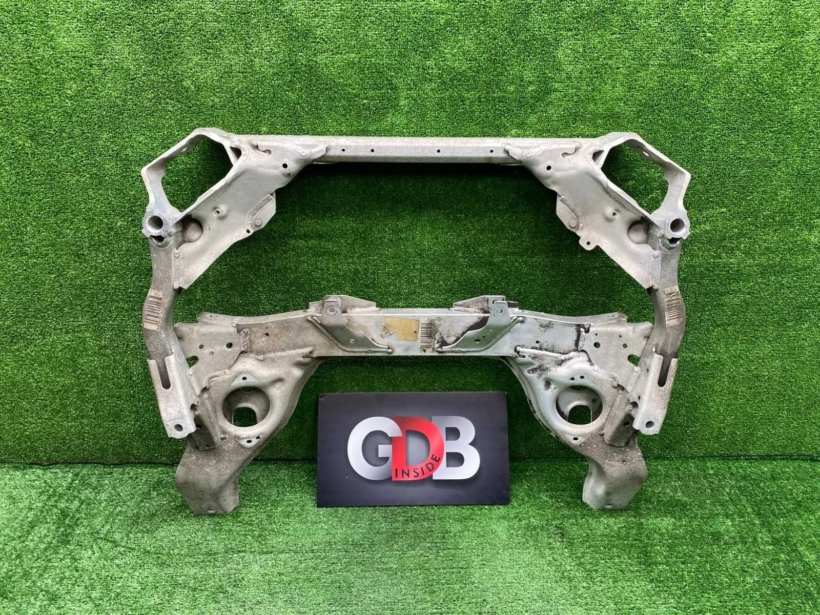 Подрамник BMW 3 series 04.11.2009 31116785639 E90 N46B20B, передний